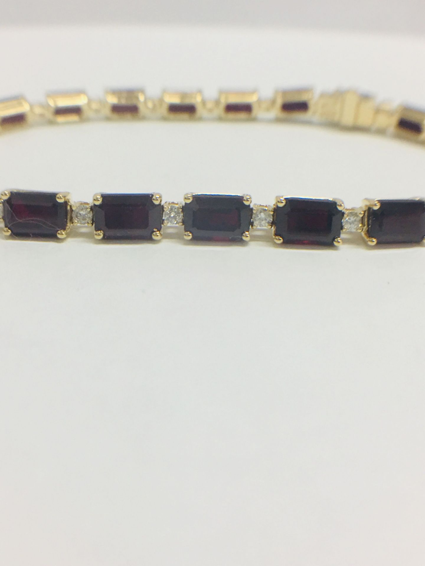 18ct Yellow Gold Ruby and Diamond Tennis Bracelet - Image 2 of 10