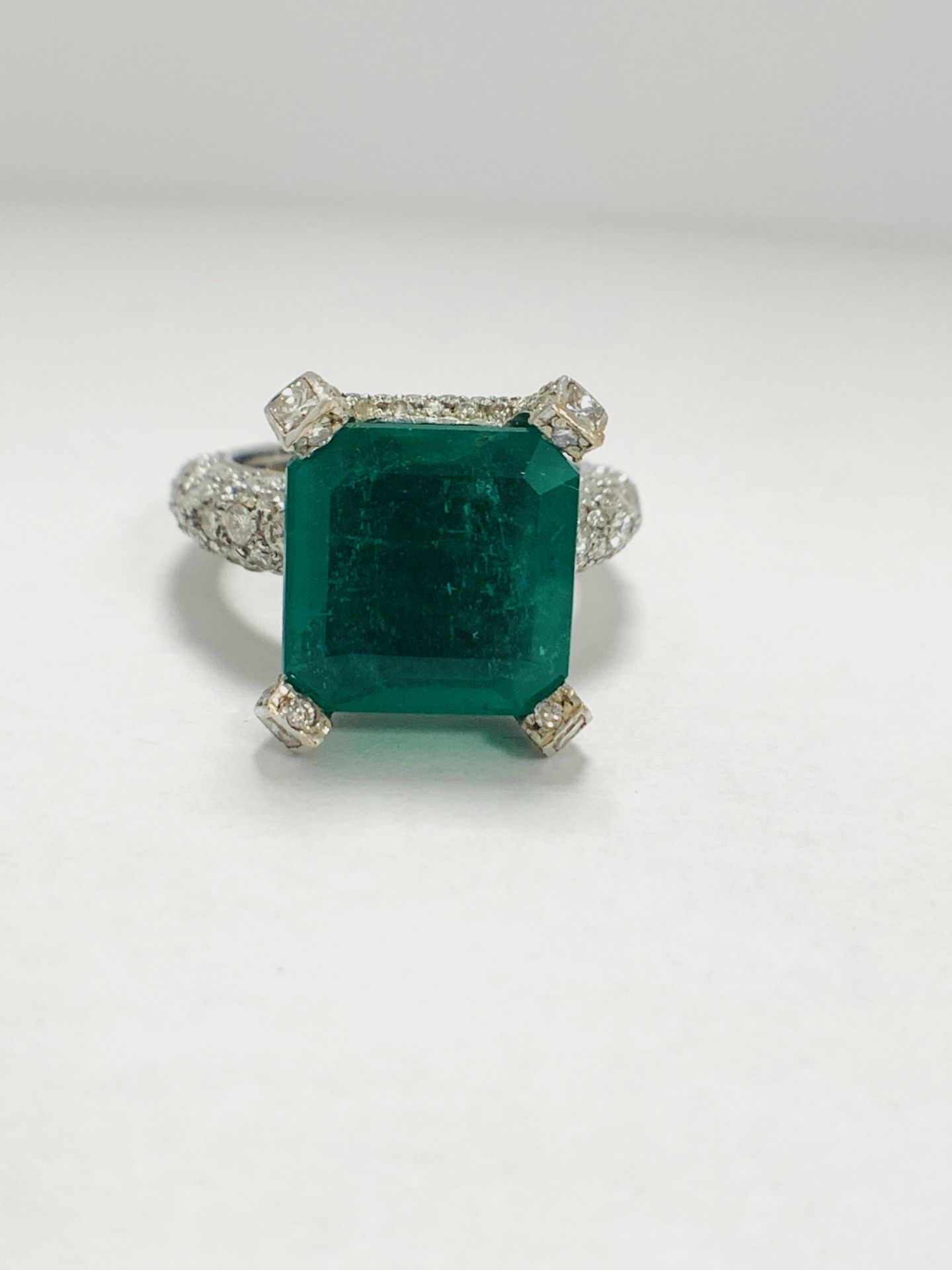 Platinum Emerald and Diamond ring - Image 12 of 17