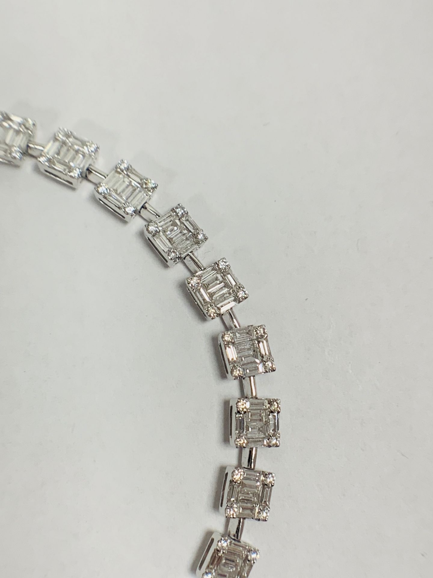 18ct White Gold Diamond Bracelet - Image 7 of 14
