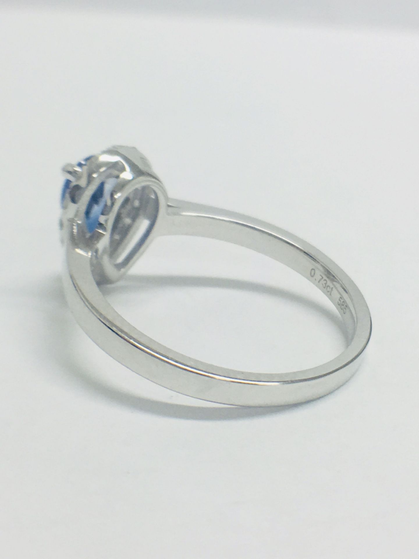 14ct White Gold Sapphire and Diamond Ring - Image 4 of 10