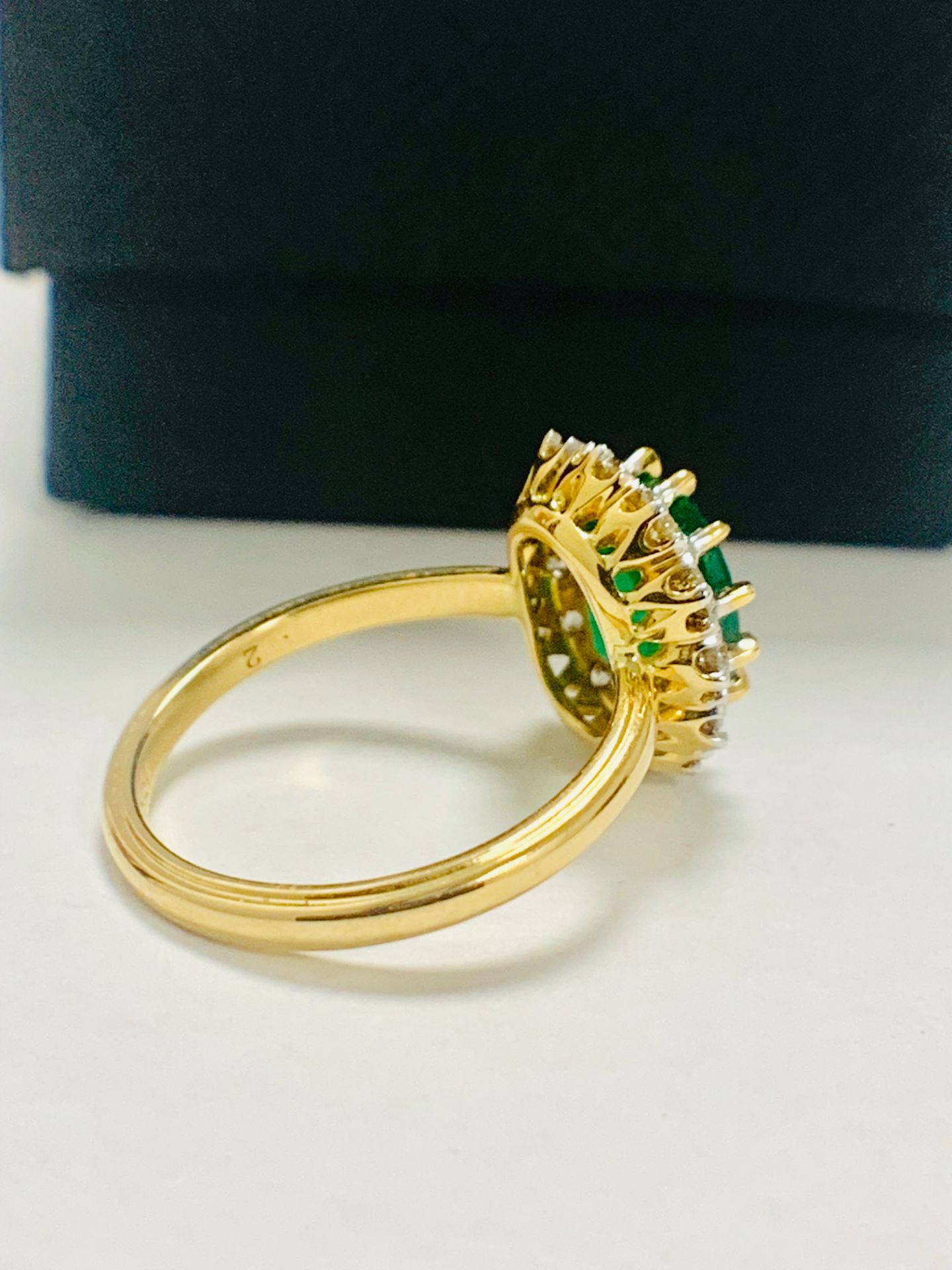 14ct Yellow Gold Emerald and Diamond Ring Featuring Centre, Oval Cut, Dark Green Emerald - Image 6 of 12