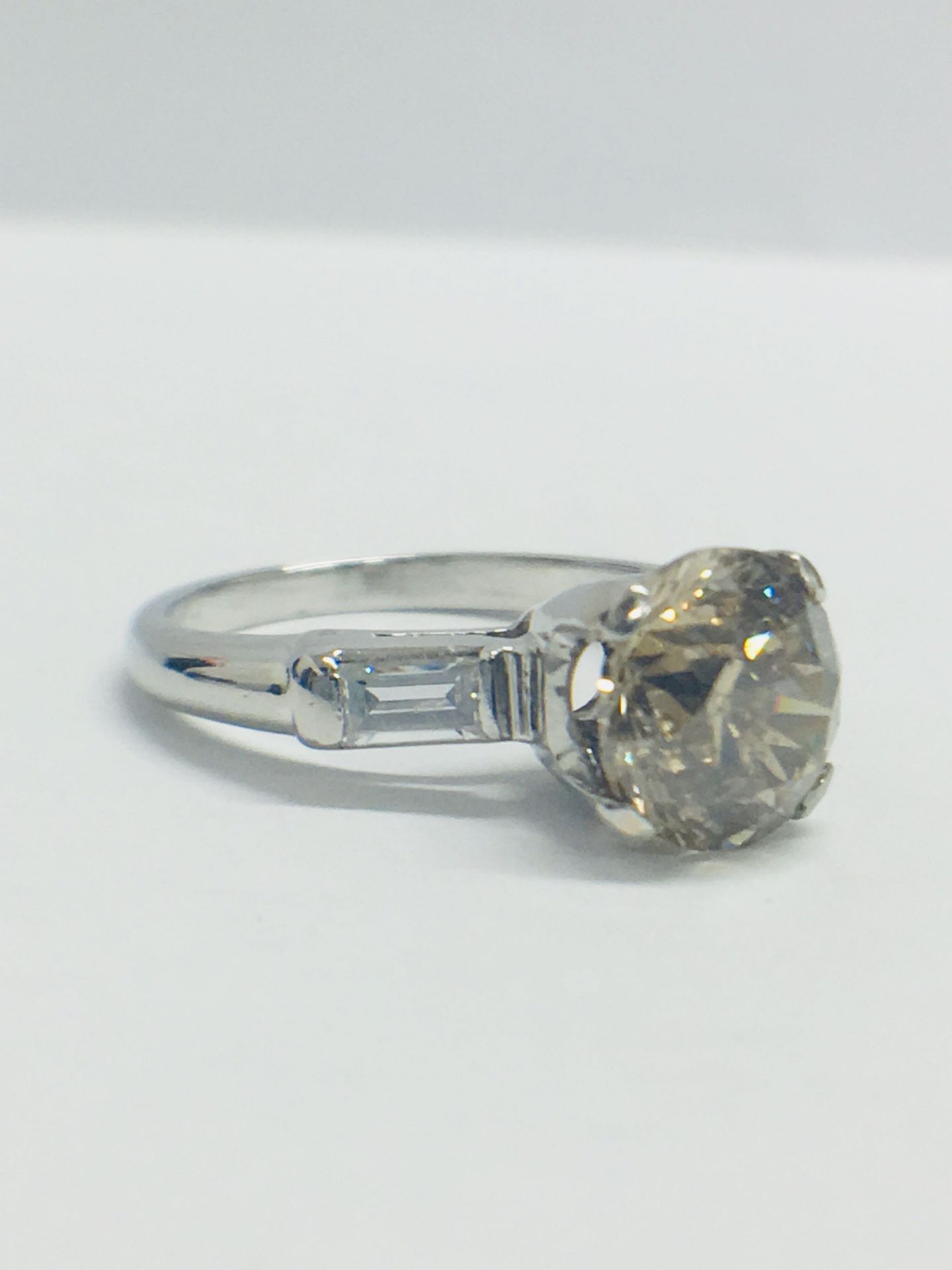 14ct White Gold Diamond Ring. - Image 7 of 9