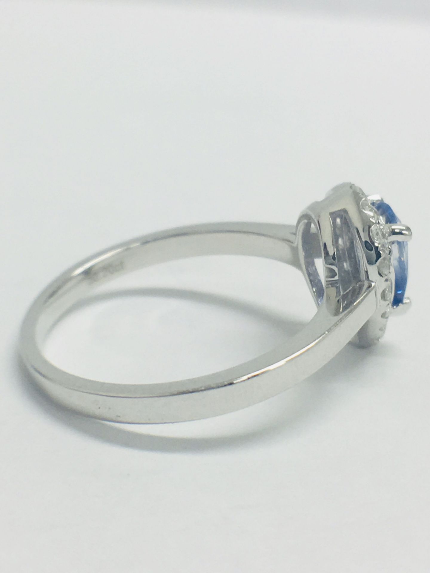 14ct White Gold Sapphire and Diamond Ring - Image 6 of 10