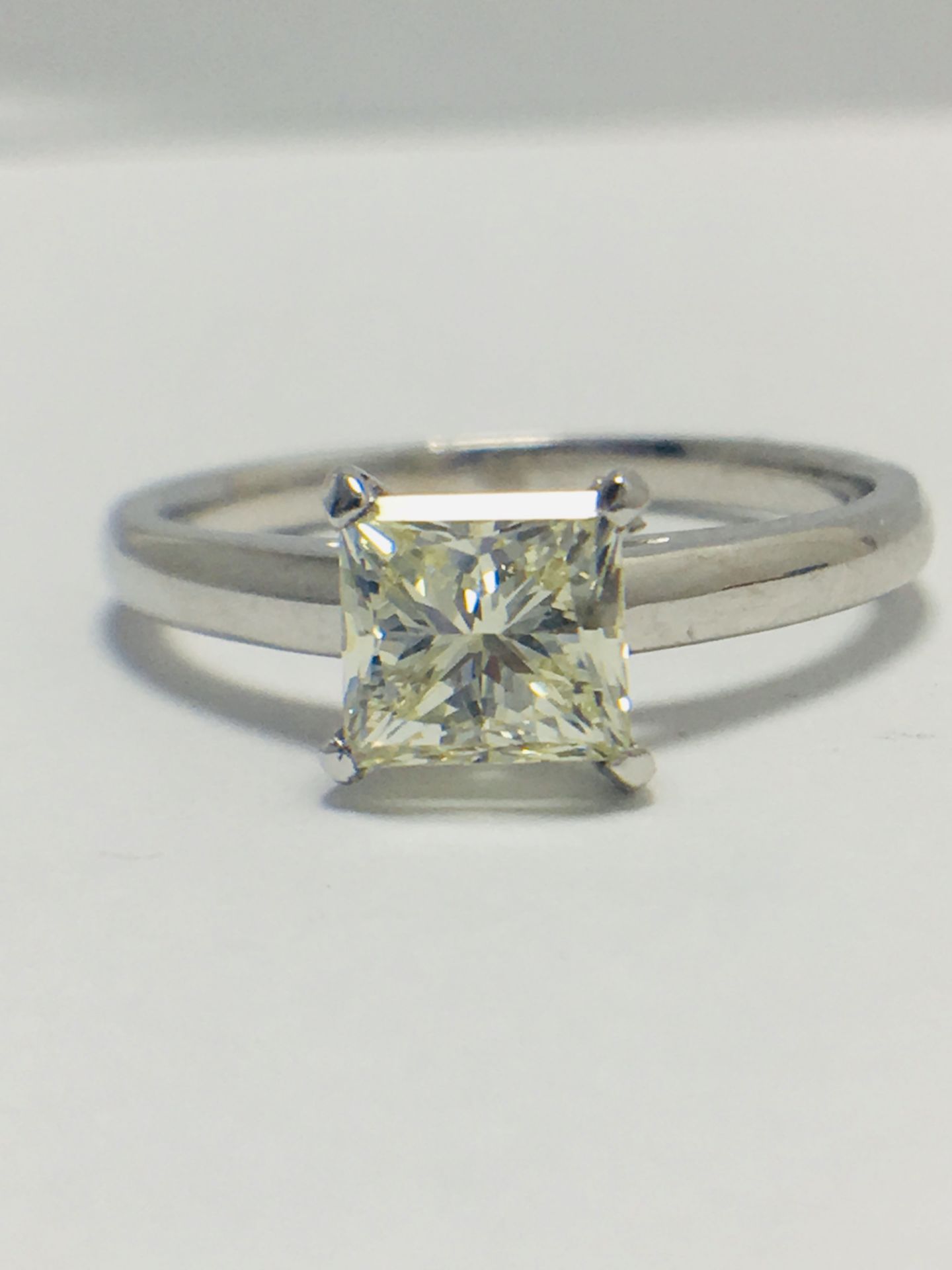 1ct Platinum Diamond Solitaire Ring