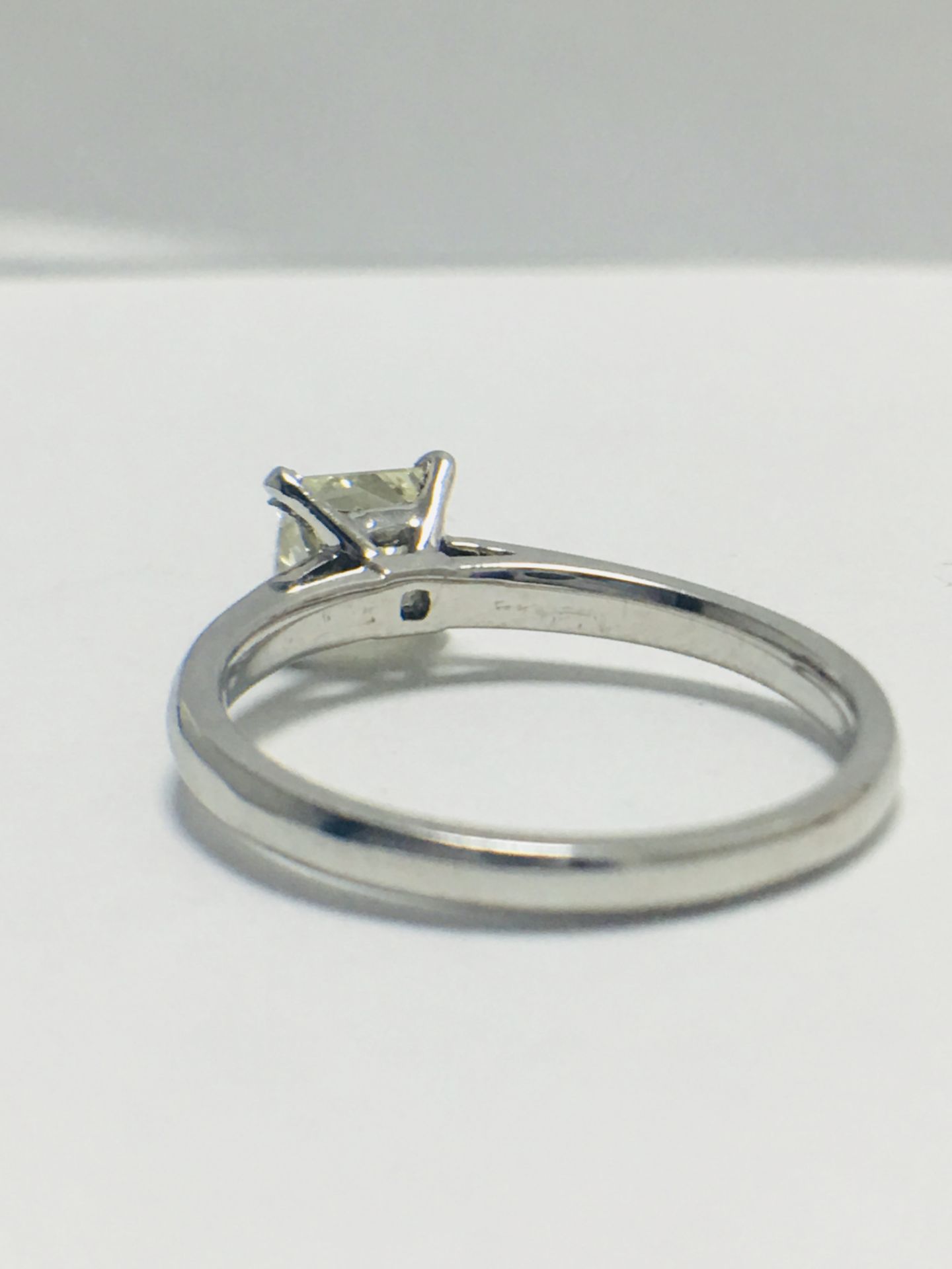 1ct Platinum Diamond Solitaire Ring - Image 4 of 8
