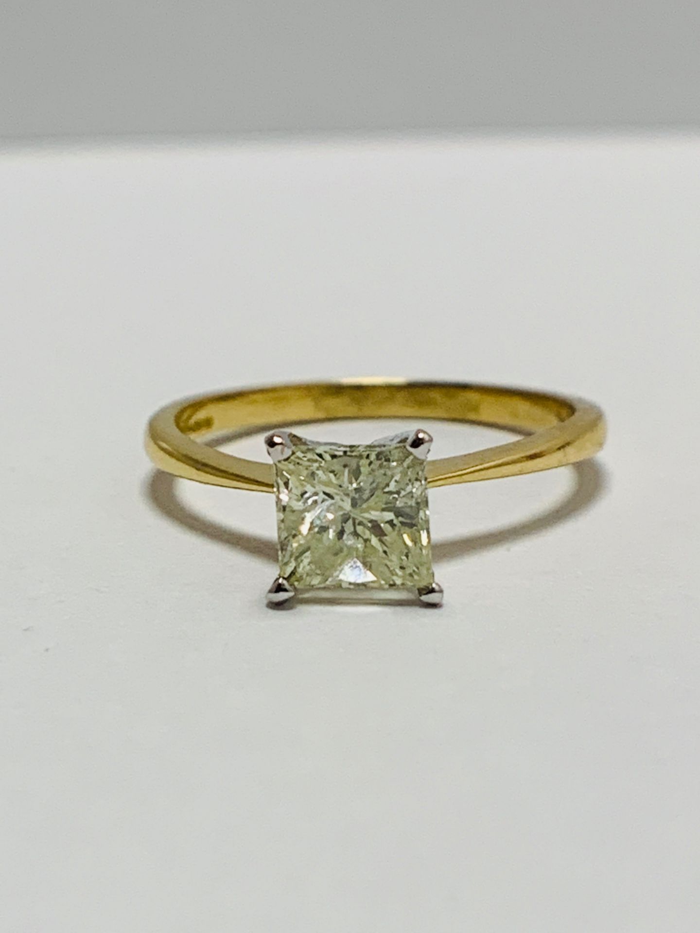 18ct Princess Cut Natural Diamond Solitaire Ring - Image 9 of 10