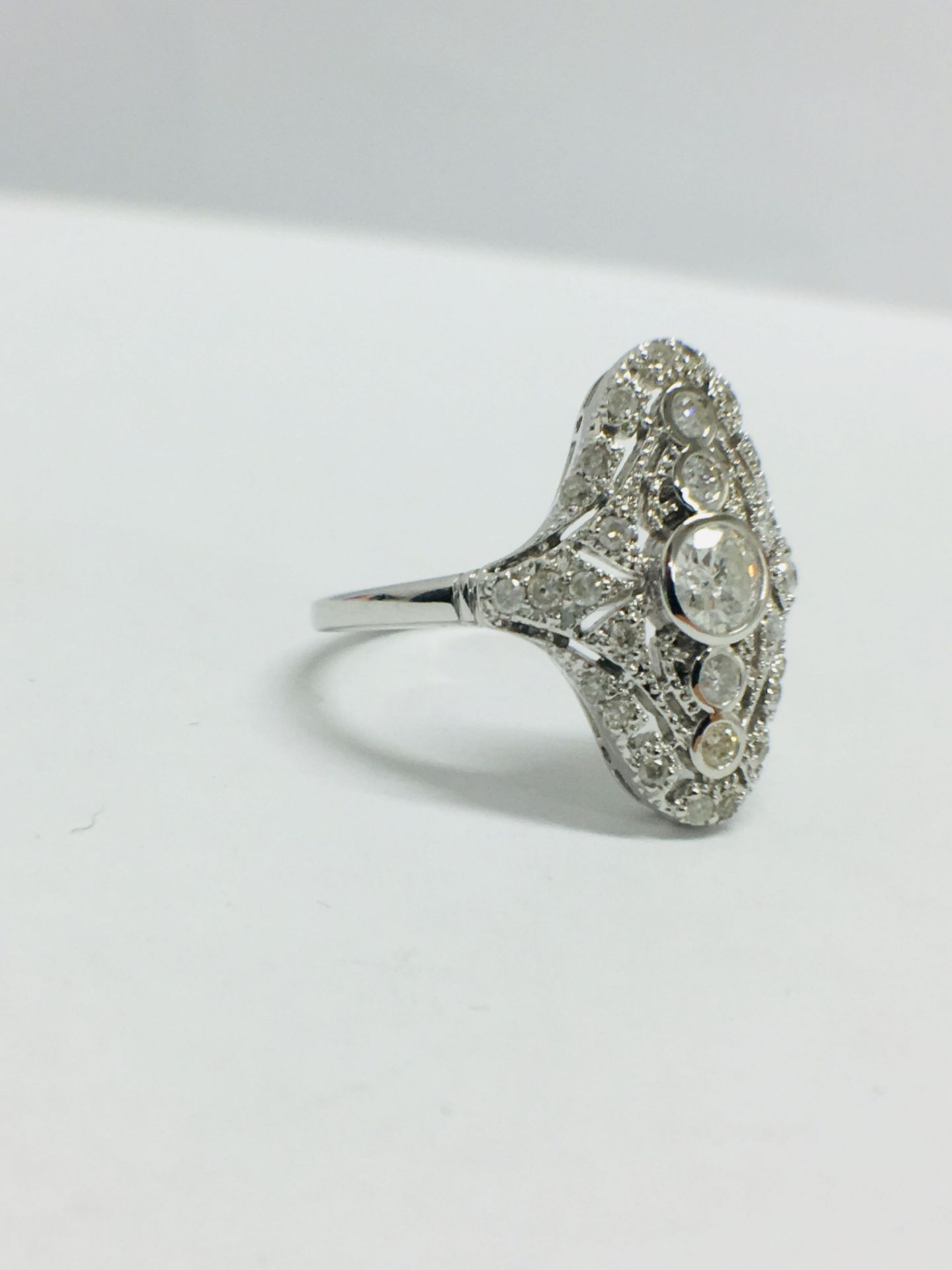 18ct White Gold Diamond Ring - Image 8 of 11