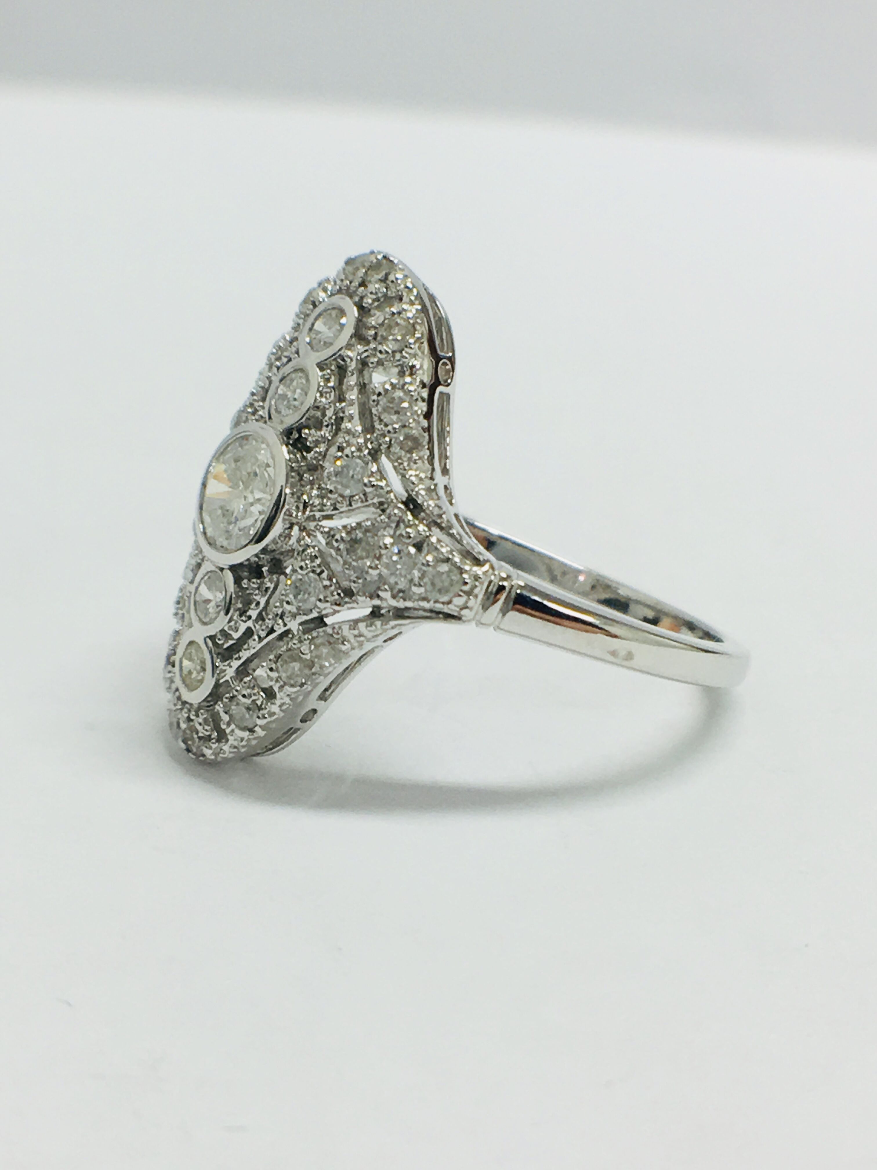 18ct White Gold Diamond Ring - Image 2 of 11