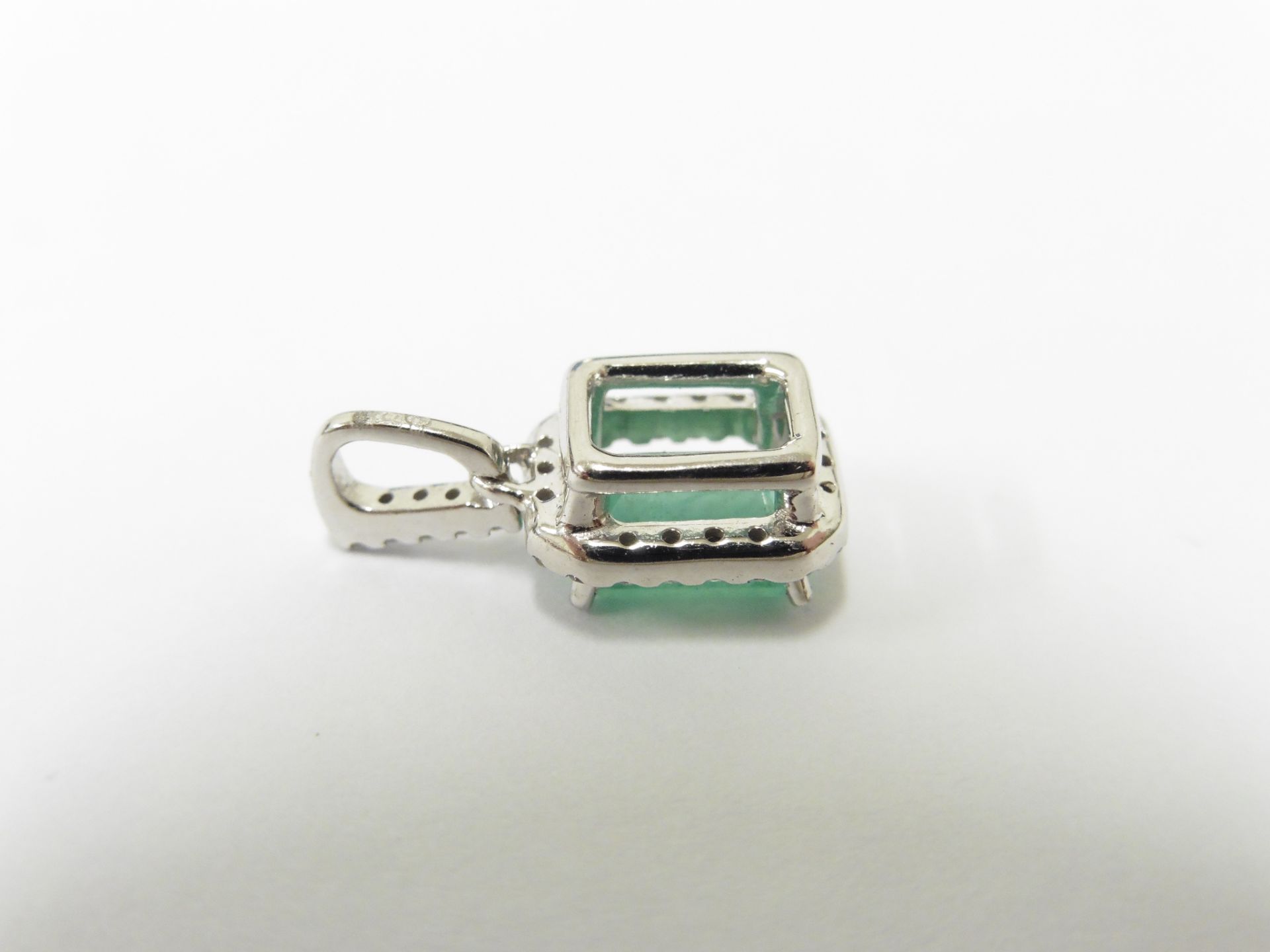 Emerald Diamond Pendant Set in 18ct White Gold - Image 4 of 4