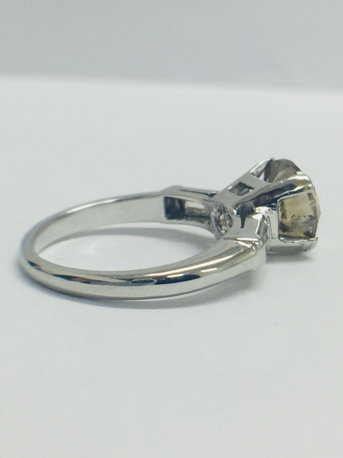 14ct White Gold Diamond Ring. - Image 6 of 9