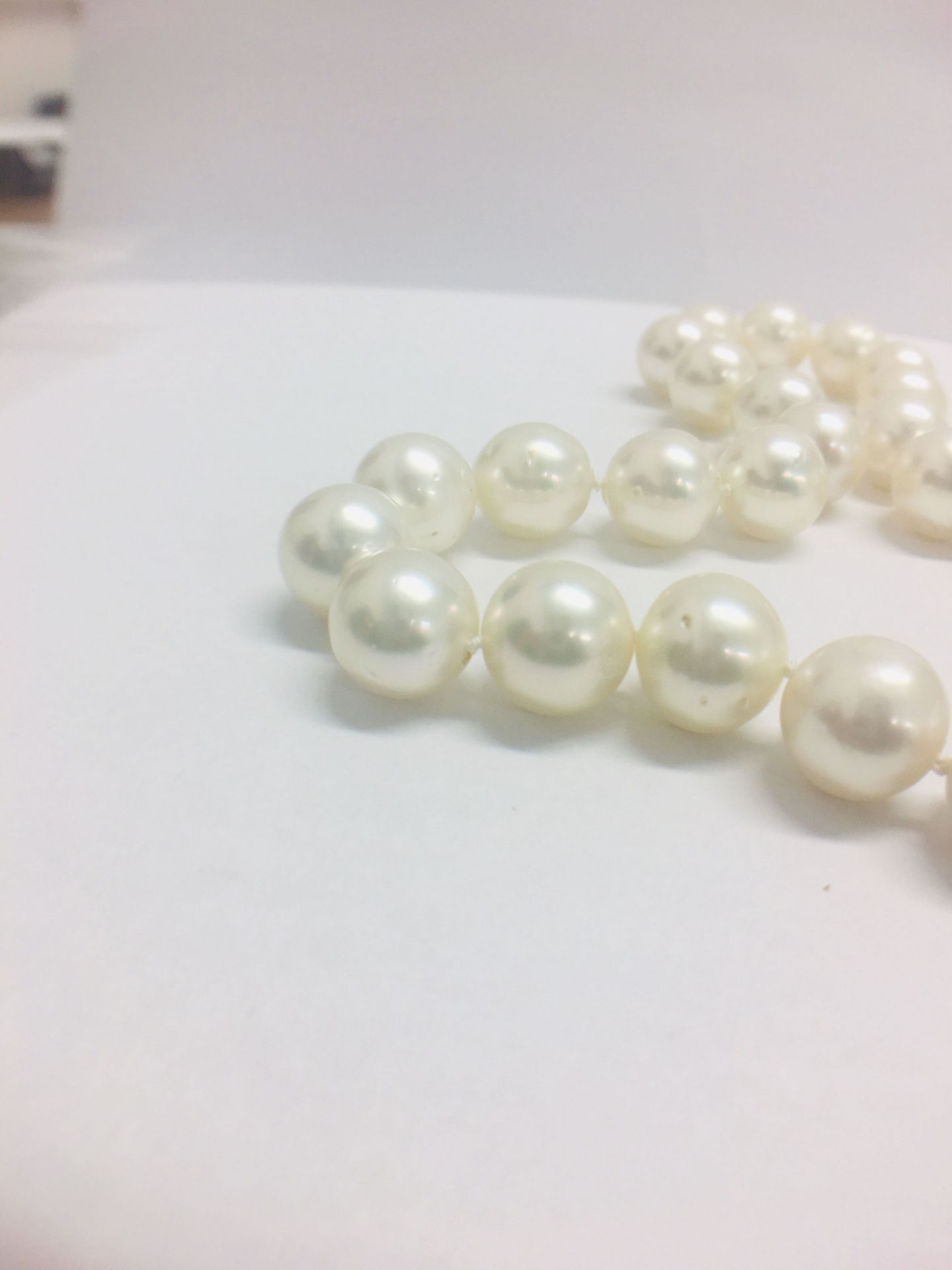 Strand 35 South Sea Pearls with 14ct White Gold Filagree Style Ball - Image 4 of 9