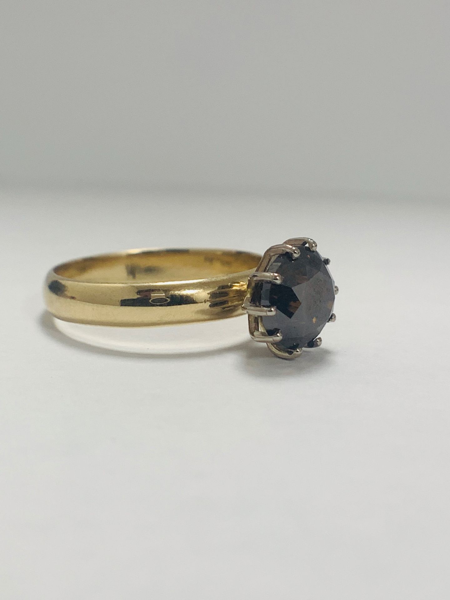 18ct Yellow Gold Diamond ring featuring centre, round brilliant cut, deep orangey brown Diamond (3.3 - Image 7 of 13