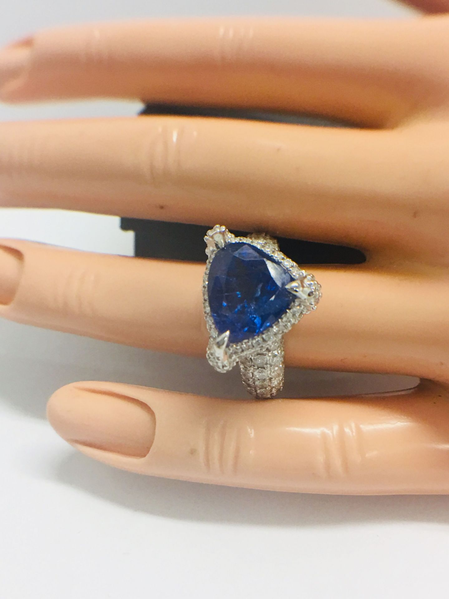 Platinum Tanzanite Ring - Image 13 of 15