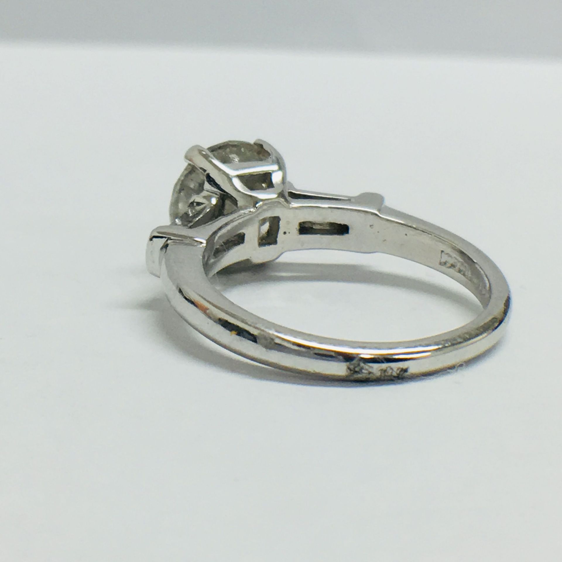 Platinum Diamond Ring - Image 5 of 11