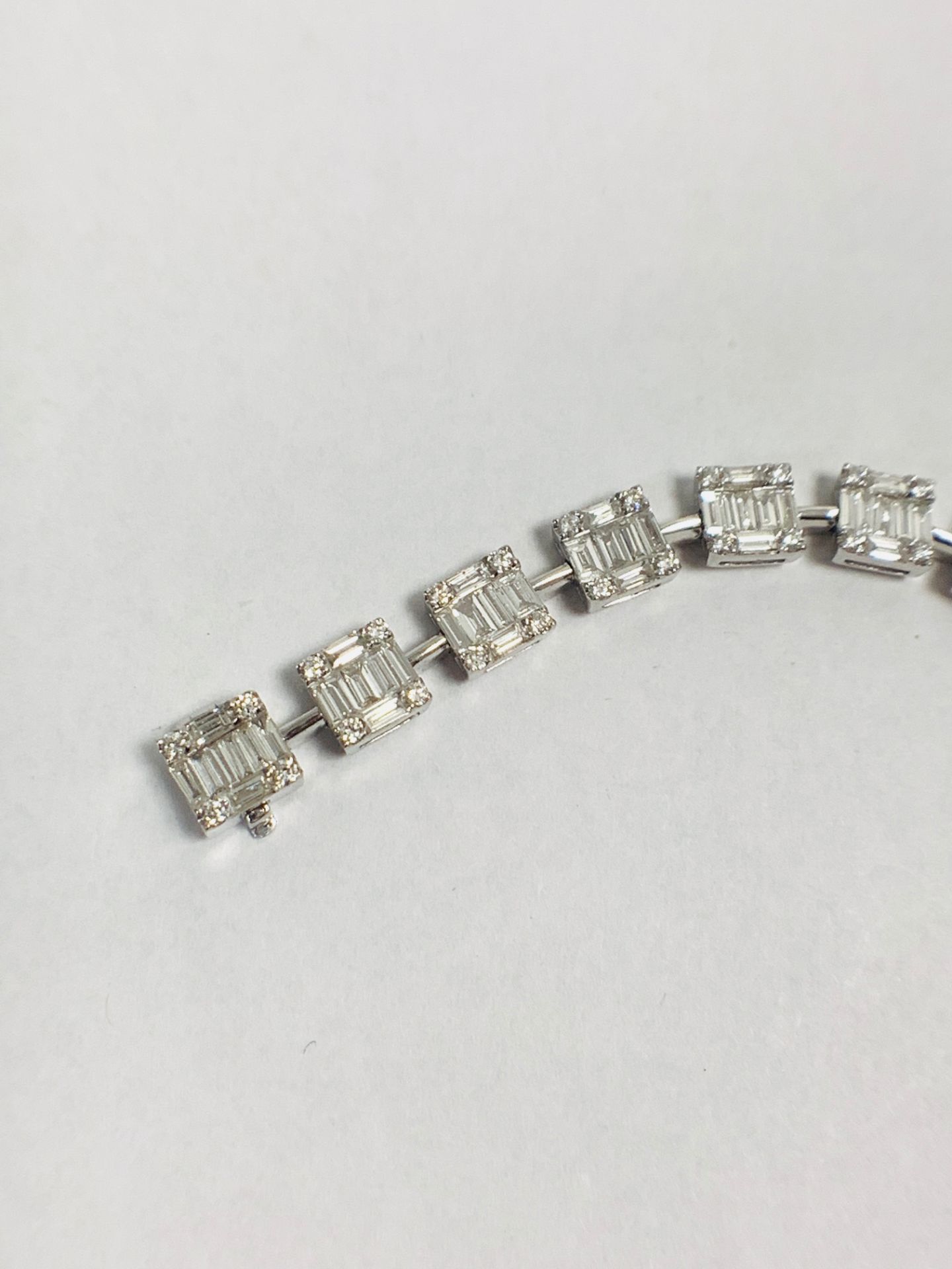 18ct White Gold Diamond Bracelet - Image 6 of 14