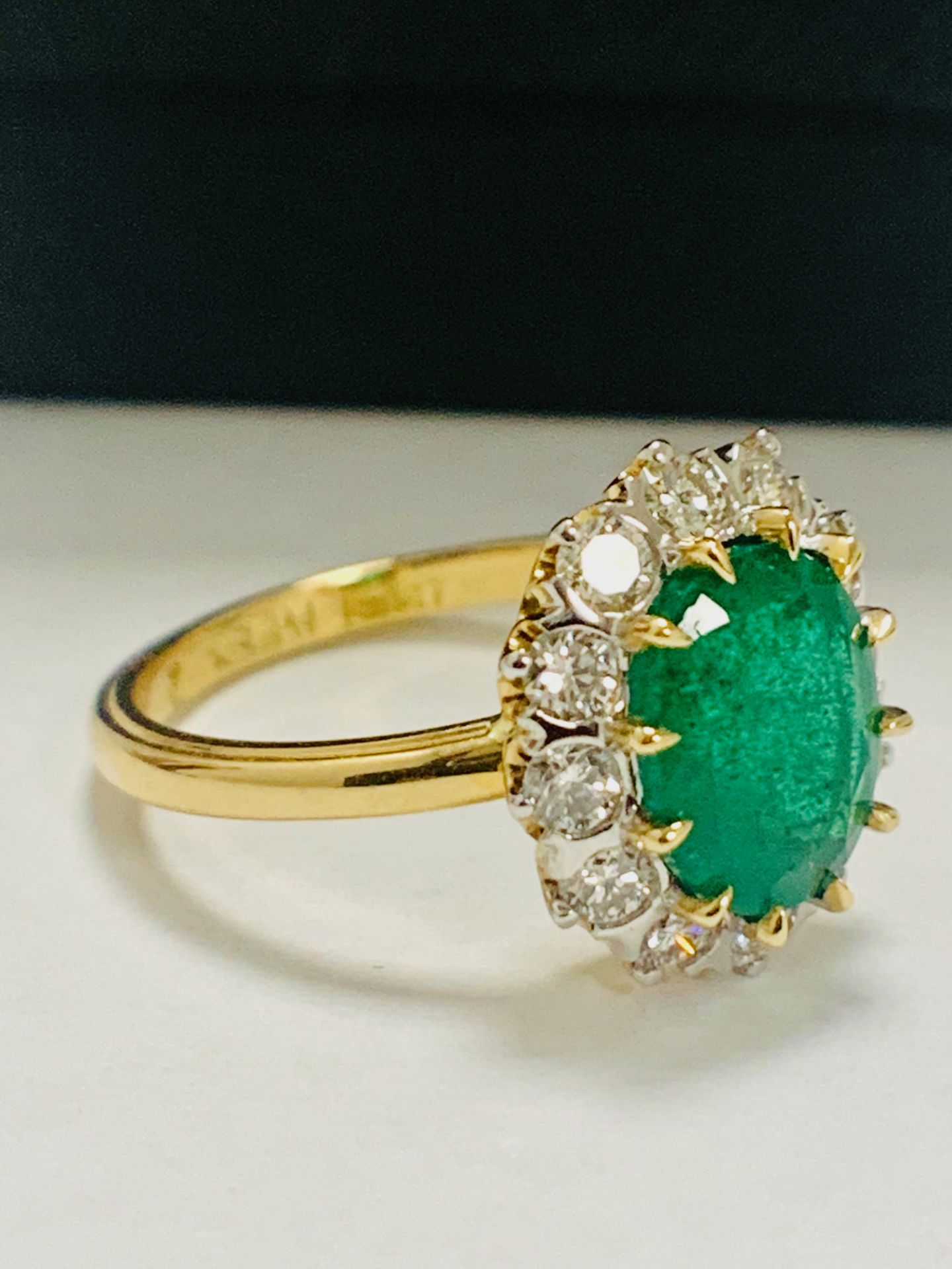 14ct Yellow Gold Emerald and Diamond Ring Featuring Centre, Oval Cut, Dark Green Emerald - Image 8 of 12