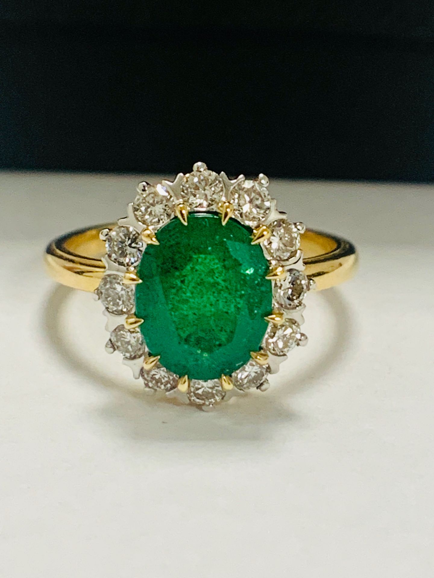 14ct Yellow Gold Emerald and Diamond Ring Featuring Centre, Oval Cut, Dark Green Emerald - Image 9 of 12