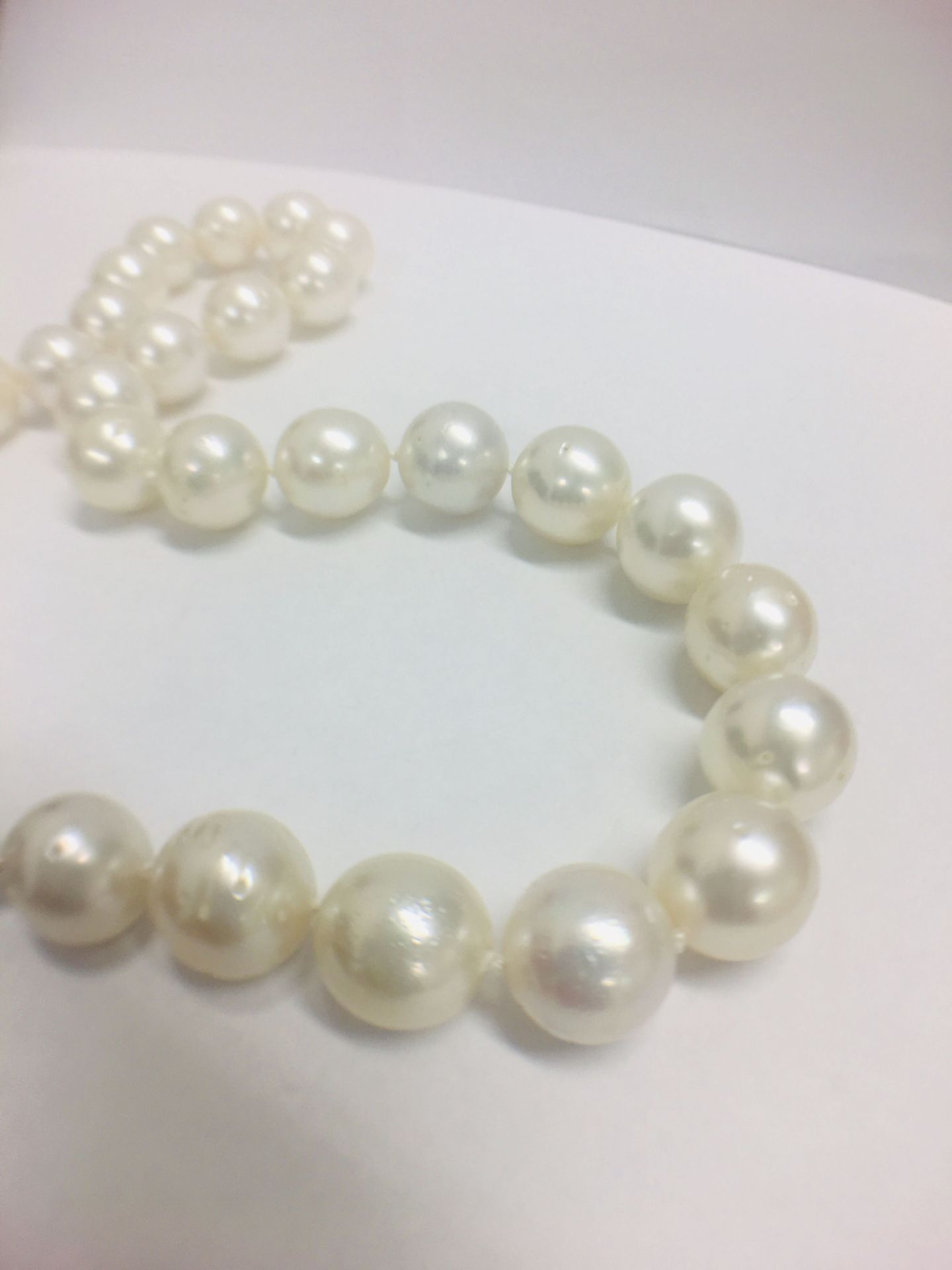 Strand 35 South Sea Pearls with 14ct White Gold Filagree Style Ball - Image 5 of 9