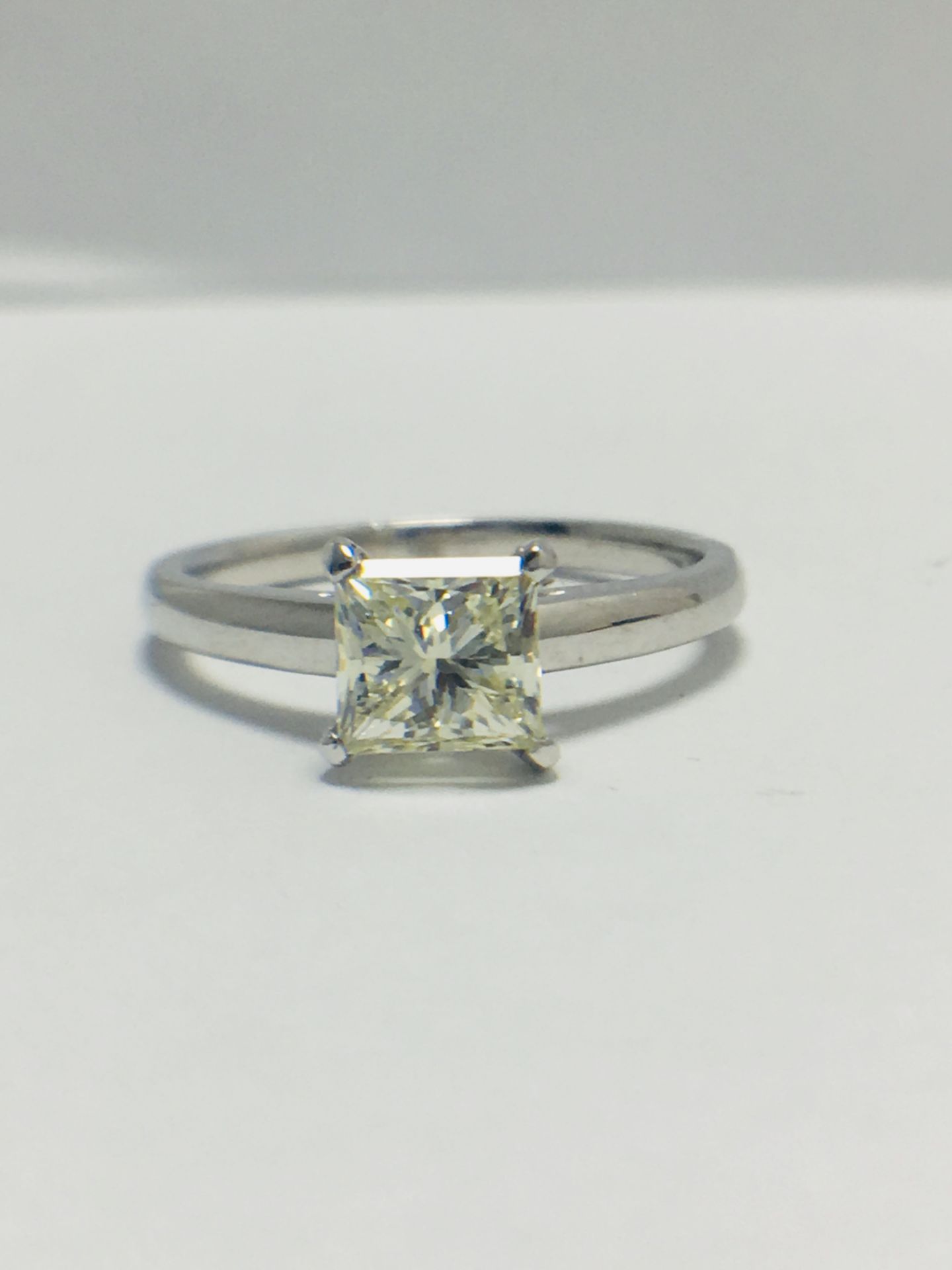 1ct Platinum Diamond Solitaire Ring - Image 8 of 8