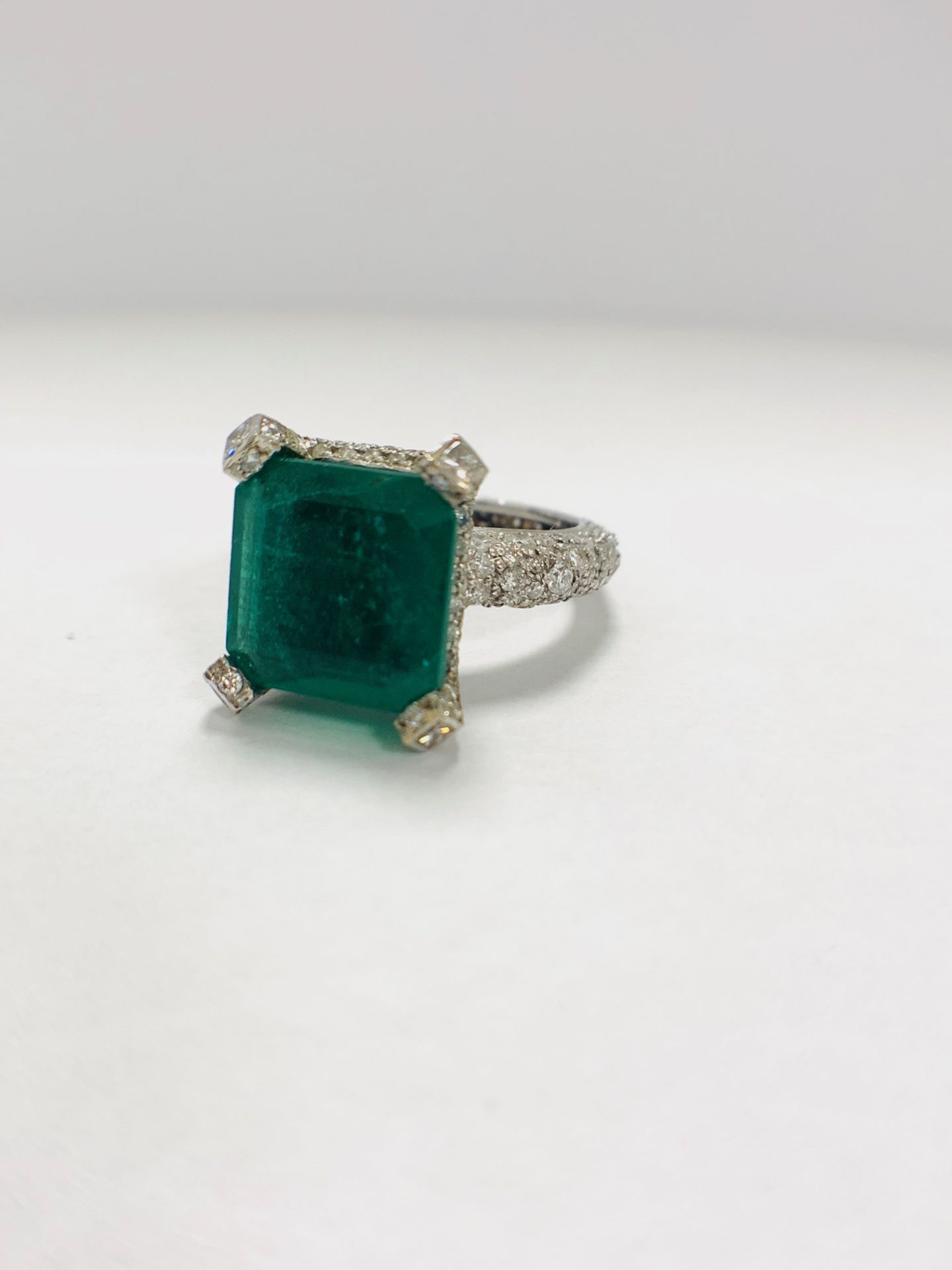 Platinum Emerald and Diamond ring - Image 2 of 17