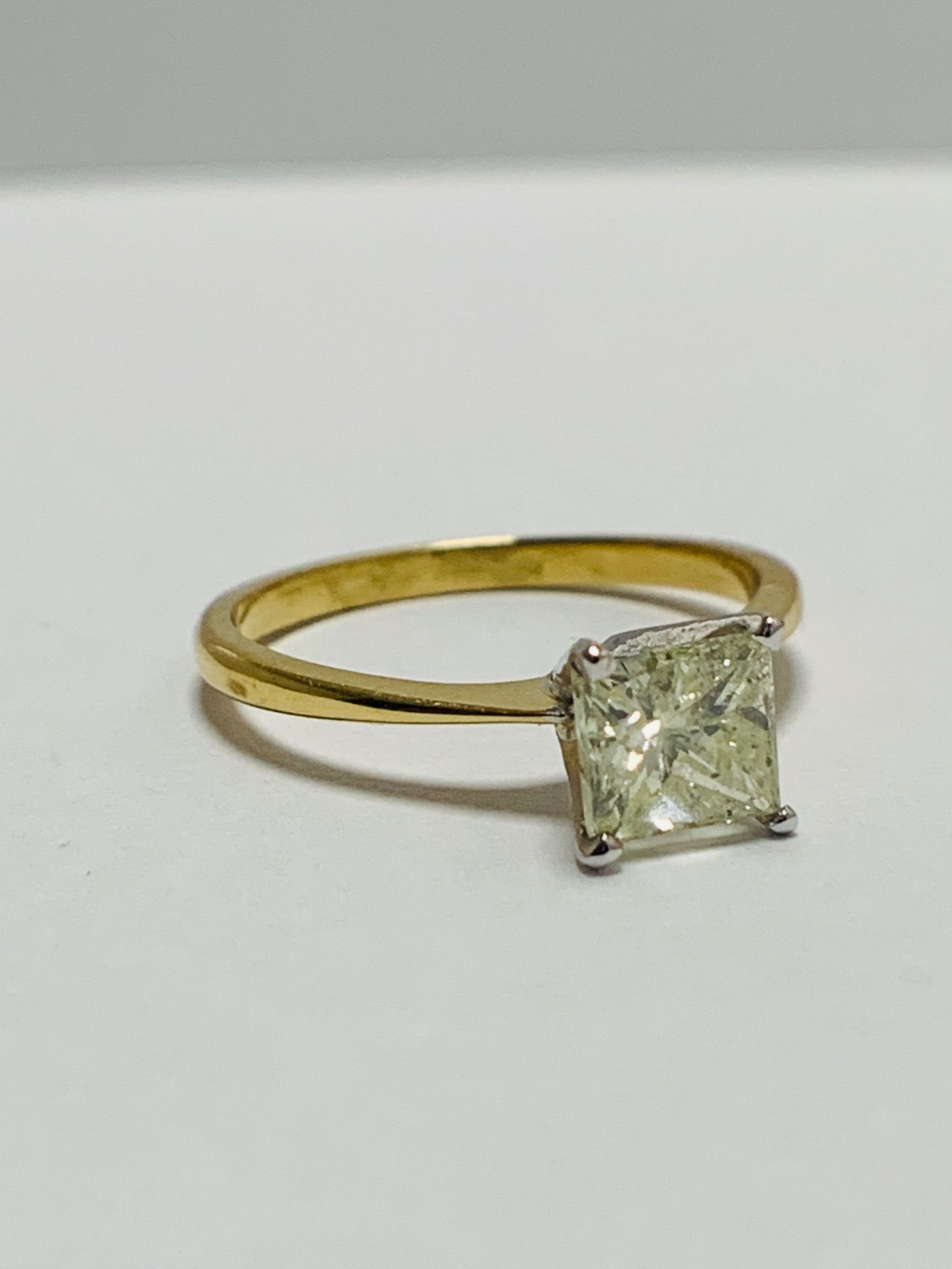 18ct Princess Cut Natural Diamond Solitaire Ring - Image 8 of 10