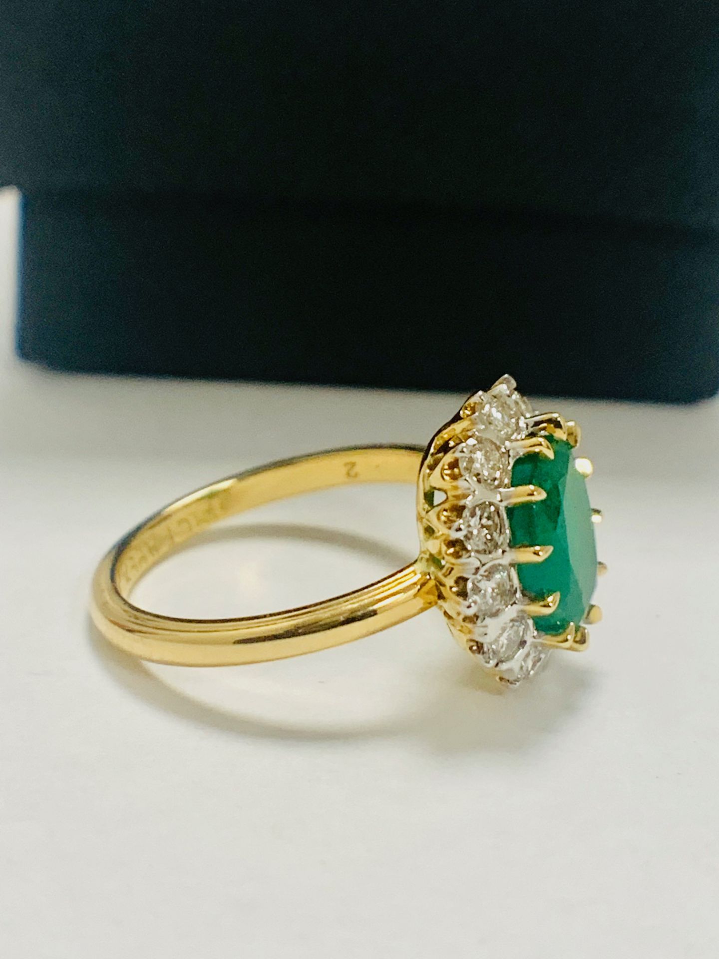14ct Yellow Gold Emerald and Diamond Ring Featuring Centre, Oval Cut, Dark Green Emerald - Image 7 of 12