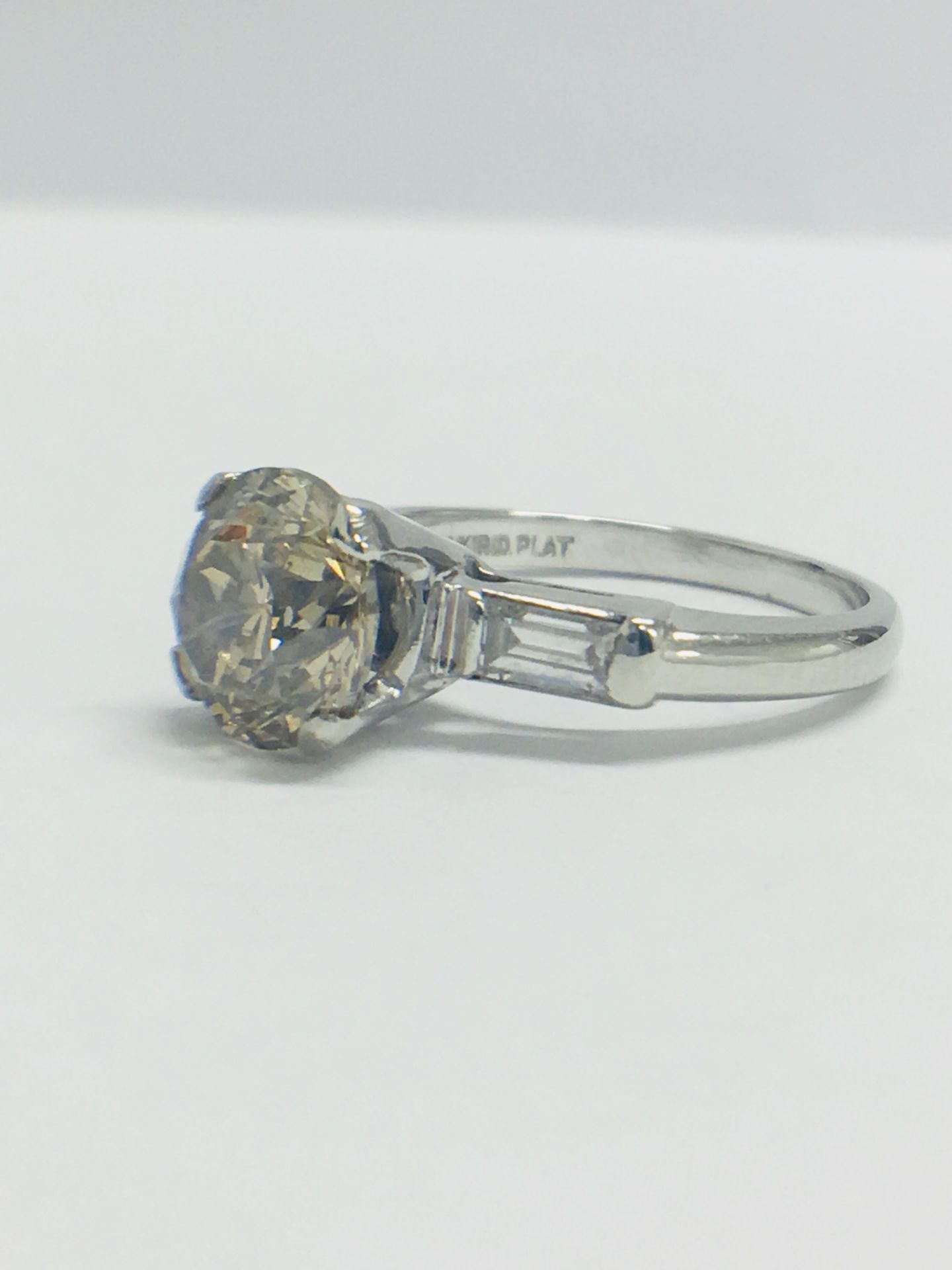 14ct White Gold Diamond Ring. - Image 2 of 9