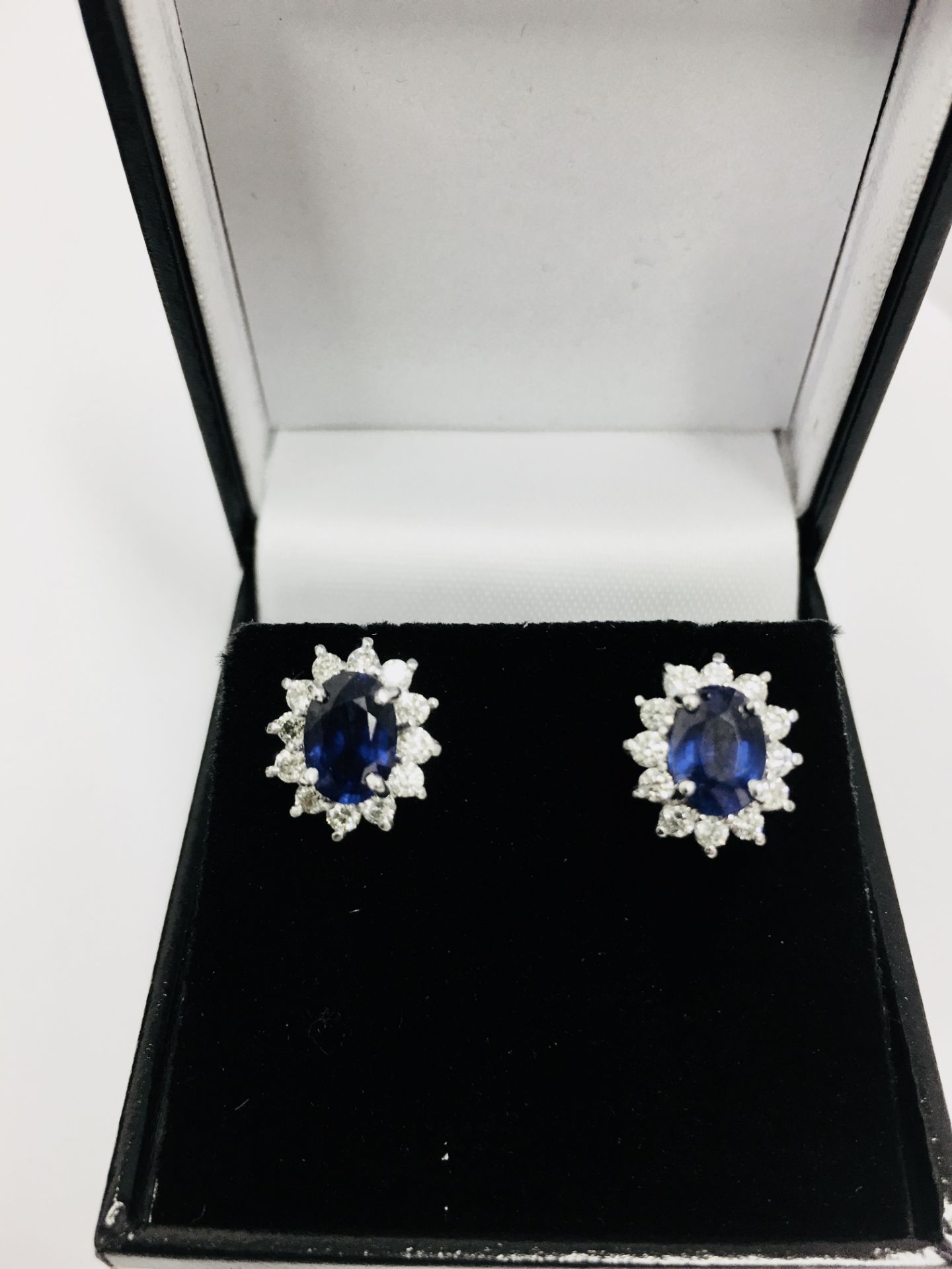 1.60Ct Sapphire And Diamond Cluster Style Stud Earrings. - Image 6 of 6