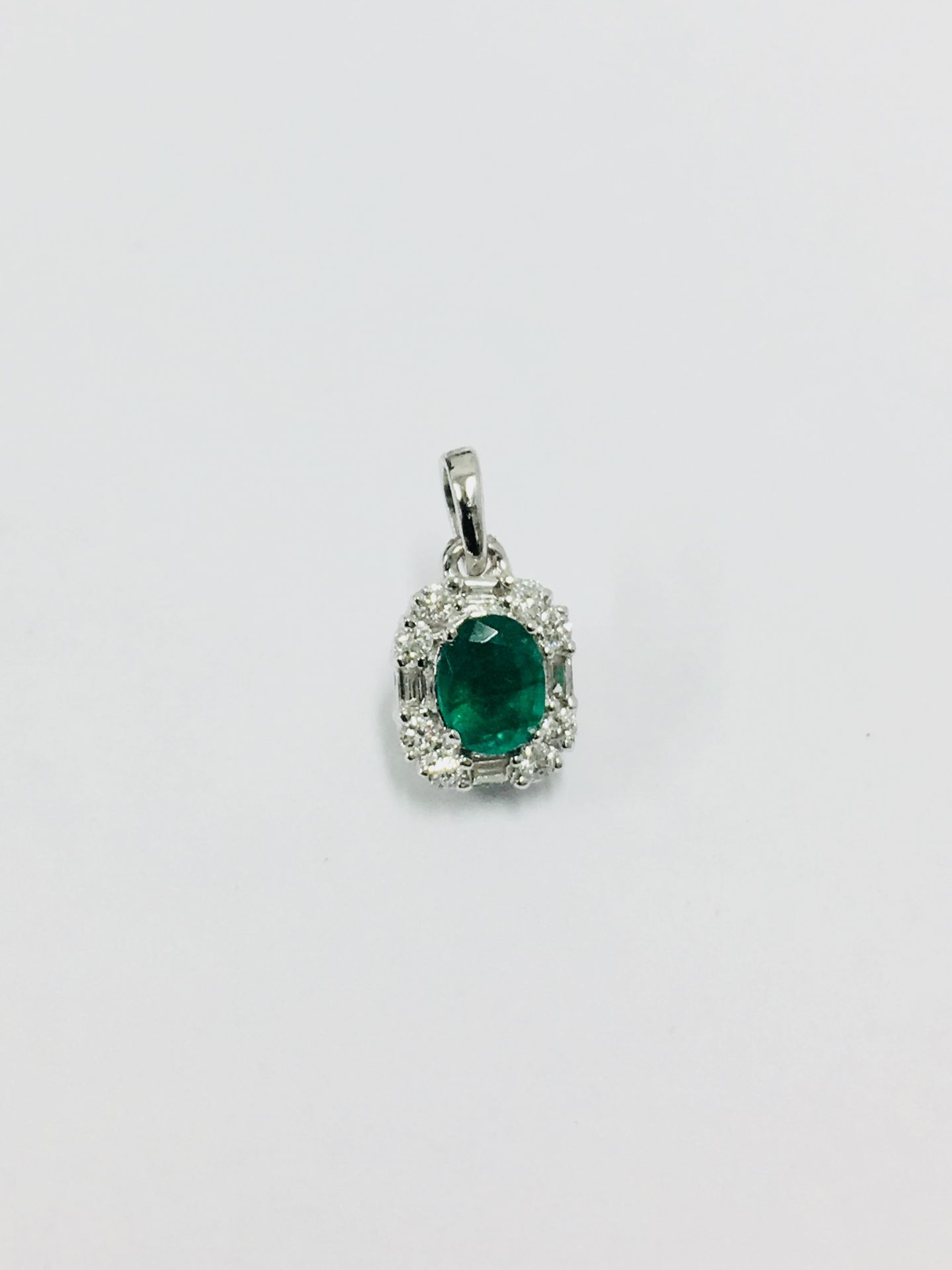 18Ct White Gold Emerald Diamond Pendant