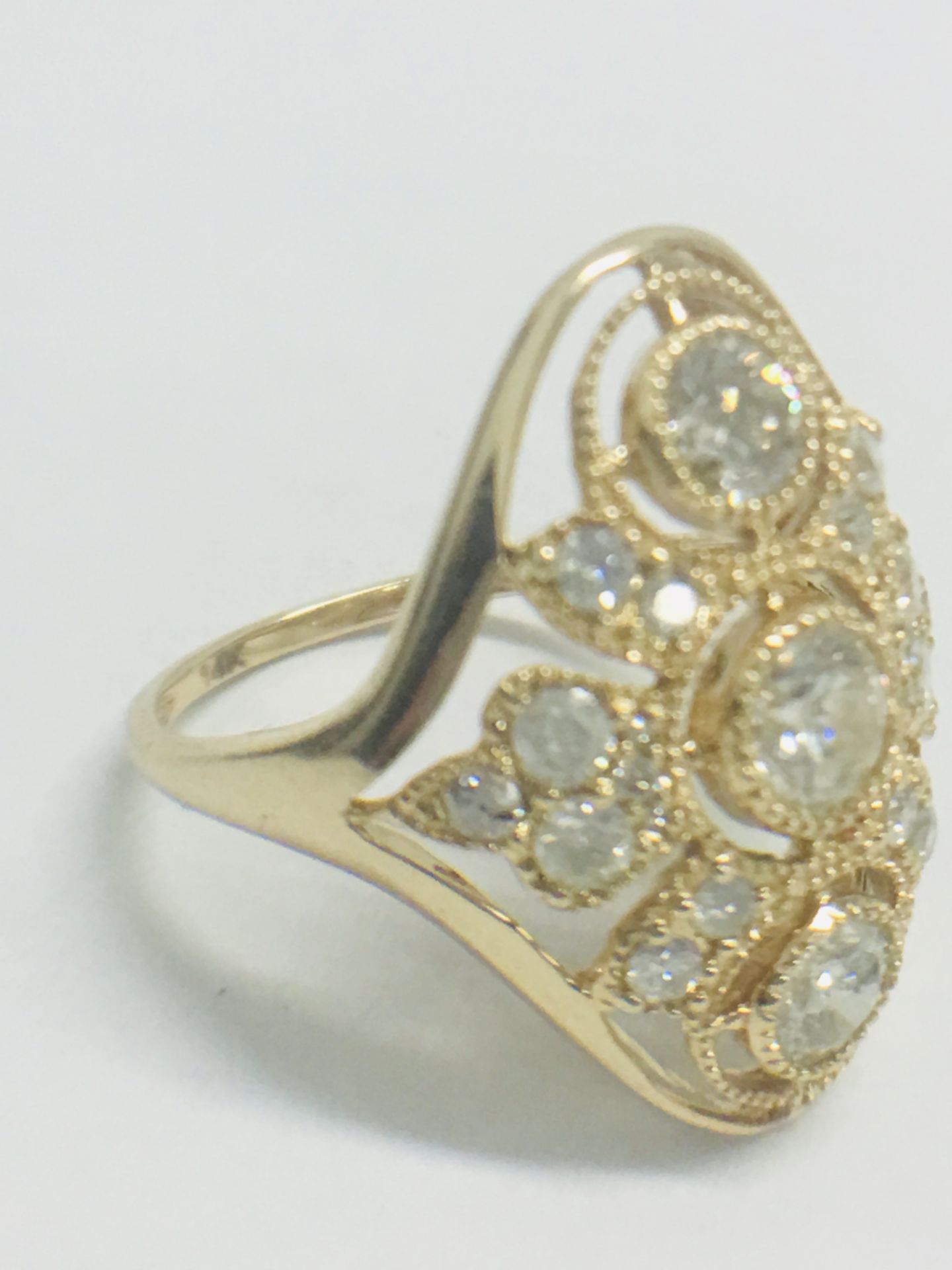 14Ct Yellow Gold Diamond Ring. - Image 8 of 10