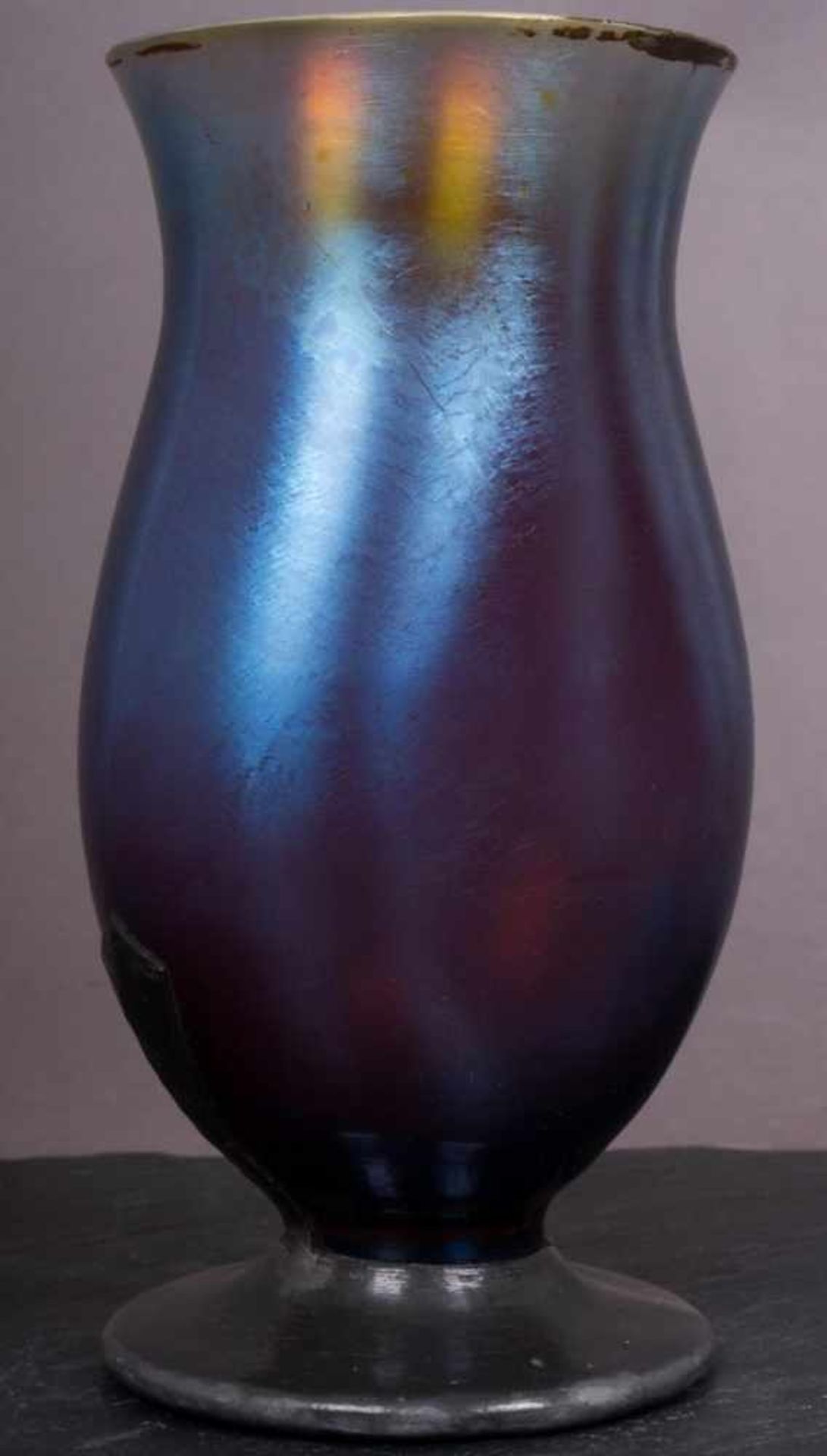 Glasvase, Jugendstil, wohl Johann Loetz Witwe, Klostermühle, irisierendes Glas, blauvioletter - Image 3 of 5