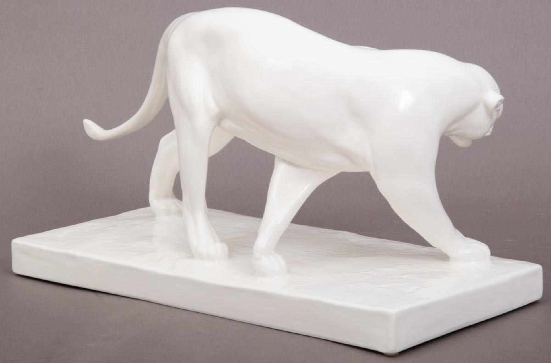 "SCHREITENDER PANTHER" - Entwurf von AUGUSTE TREMONT (1892 - 1980), für VILLEROY & BOCH - Image 2 of 9