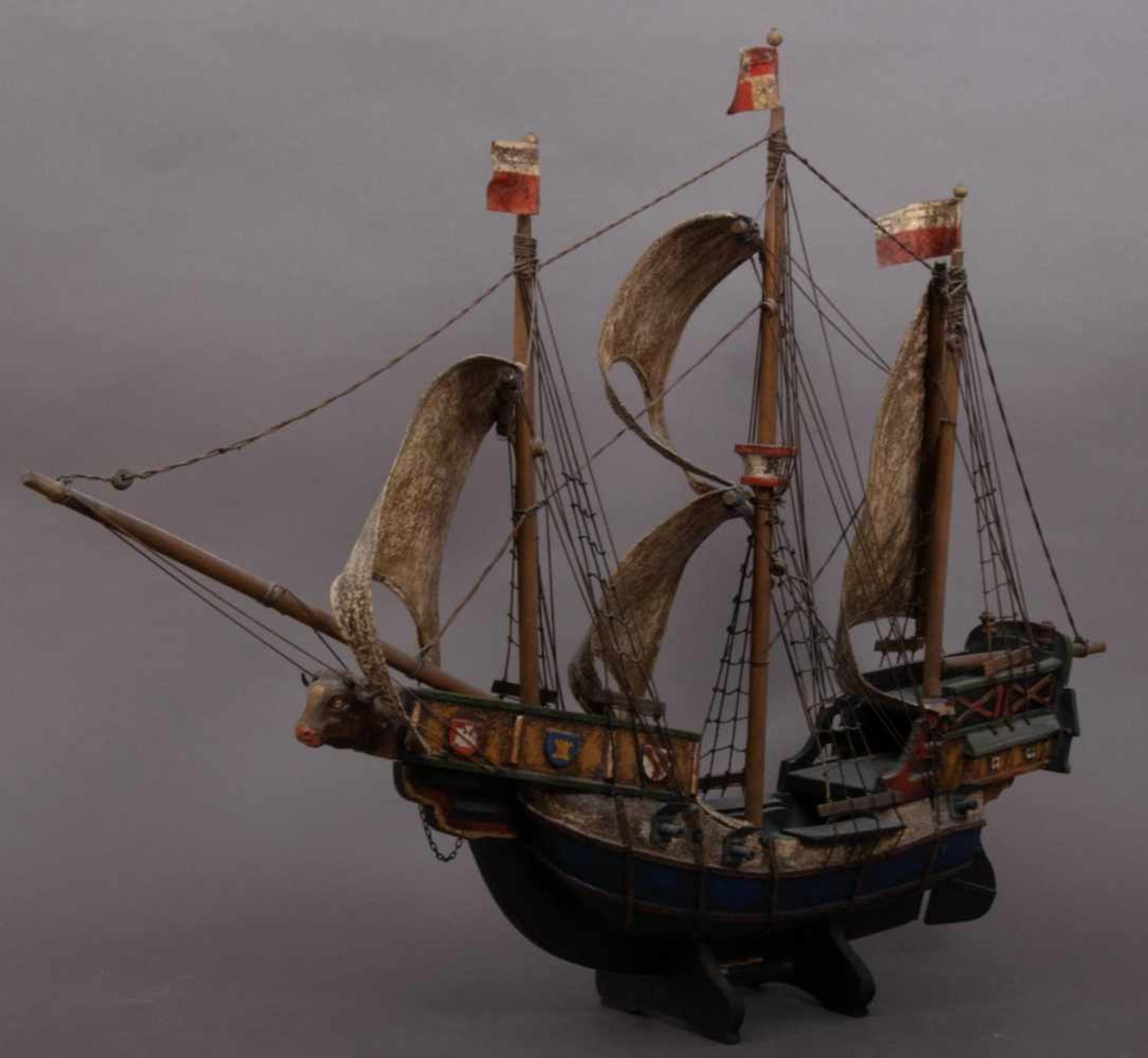 Modellschiff, 20. Jhd. Holz u. a. Materialien, Länge ca. 75 cm, leichte Alters- & Erhaltungsmängel. - Bild 12 aus 12