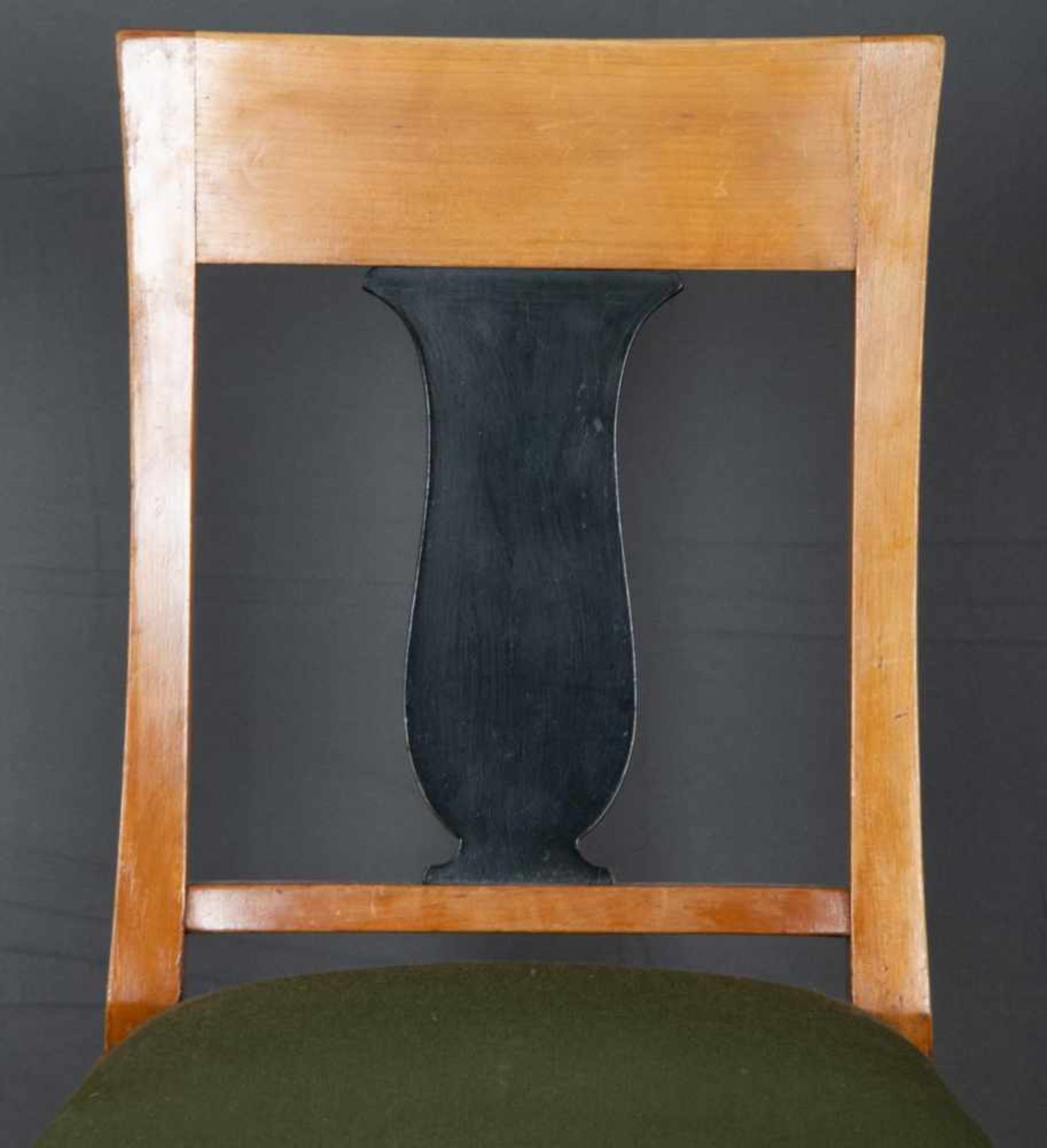 Folge von 6 Polsterstühlen, Kirschbaum, Stil Biedermeier, deutsch um 1920/30. Schöner, - Bild 5 aus 6