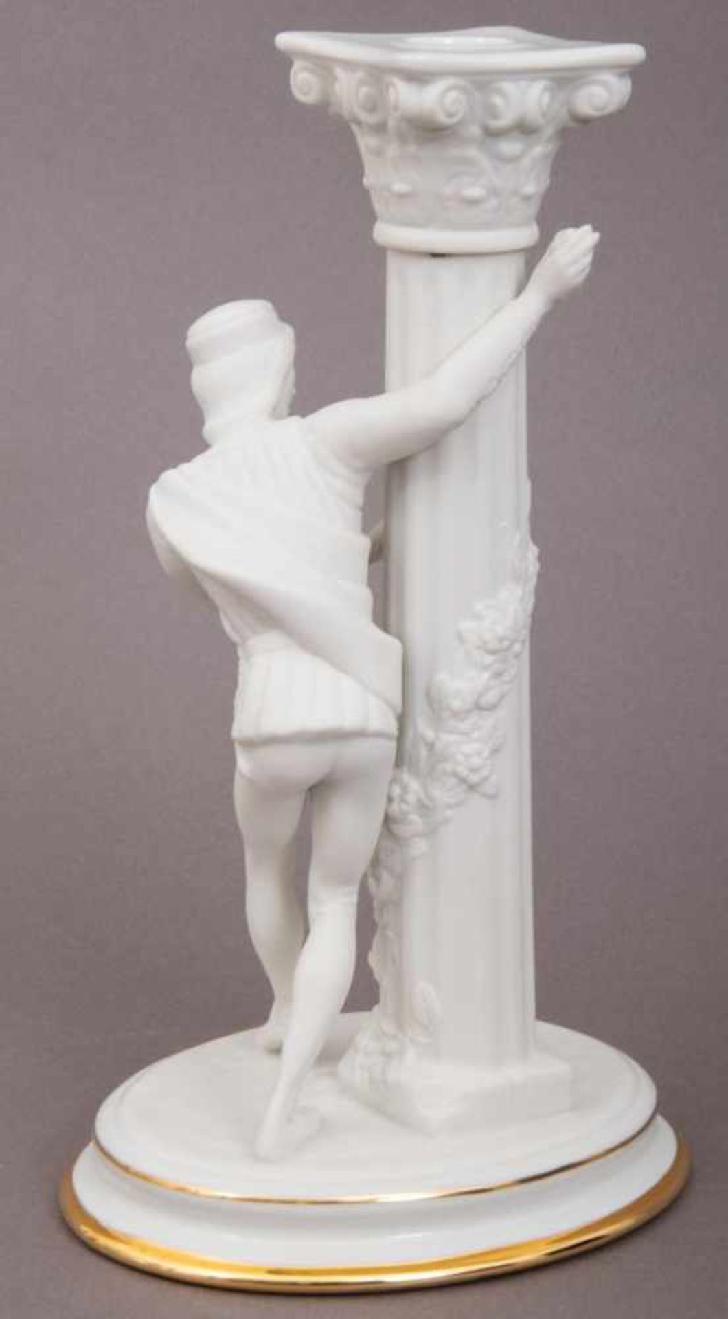 Paar einflammiger, figürlicher Tafelleuchter "ROMEO & JULIA". Weißes Bisquitporzellan, ovaler - Image 10 of 11