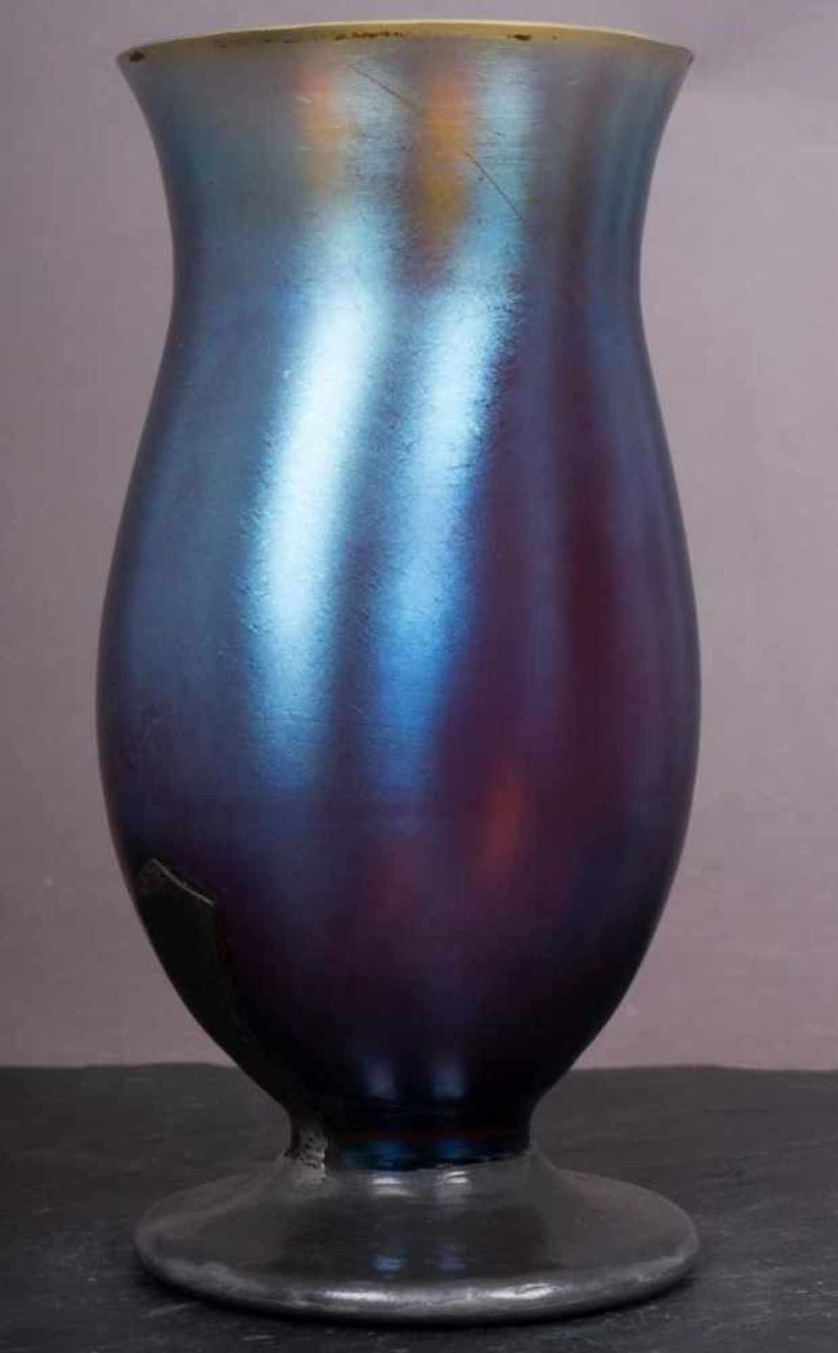 Glasvase, Jugendstil, wohl Johann Loetz Witwe, Klostermühle, irisierendes Glas, blauvioletter - Image 4 of 5