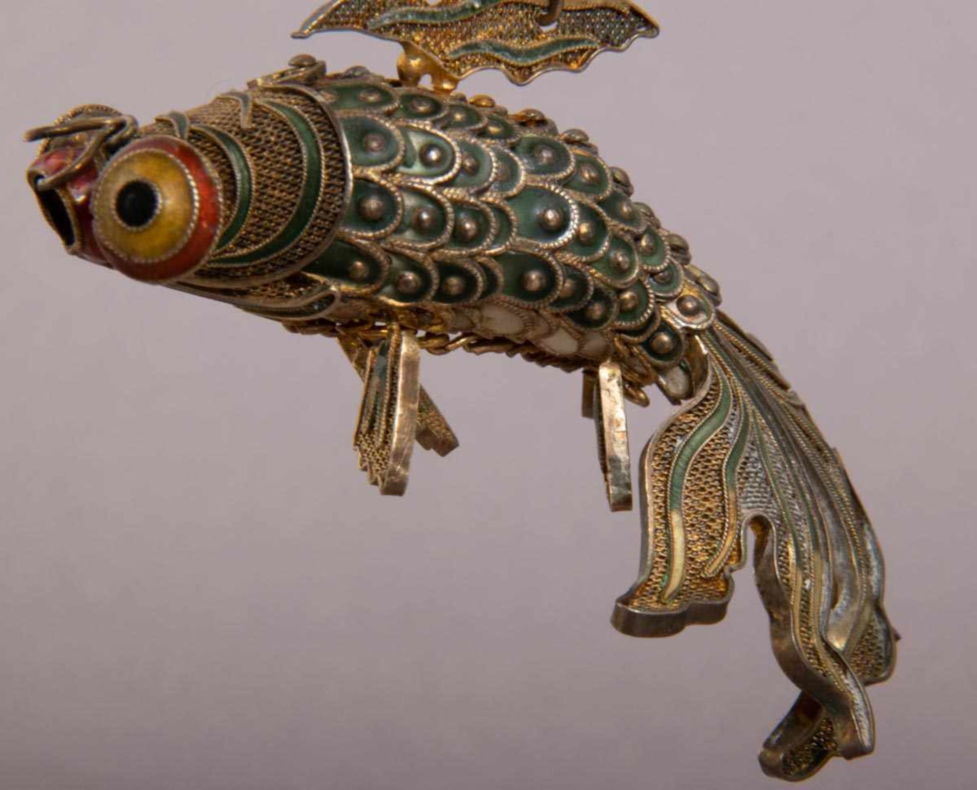 Antiker "Deko"-Fisch, mehrgliedriger Körper aus Silber, stelleweise mit Emaille belegt, bewegliche - Bild 2 aus 8
