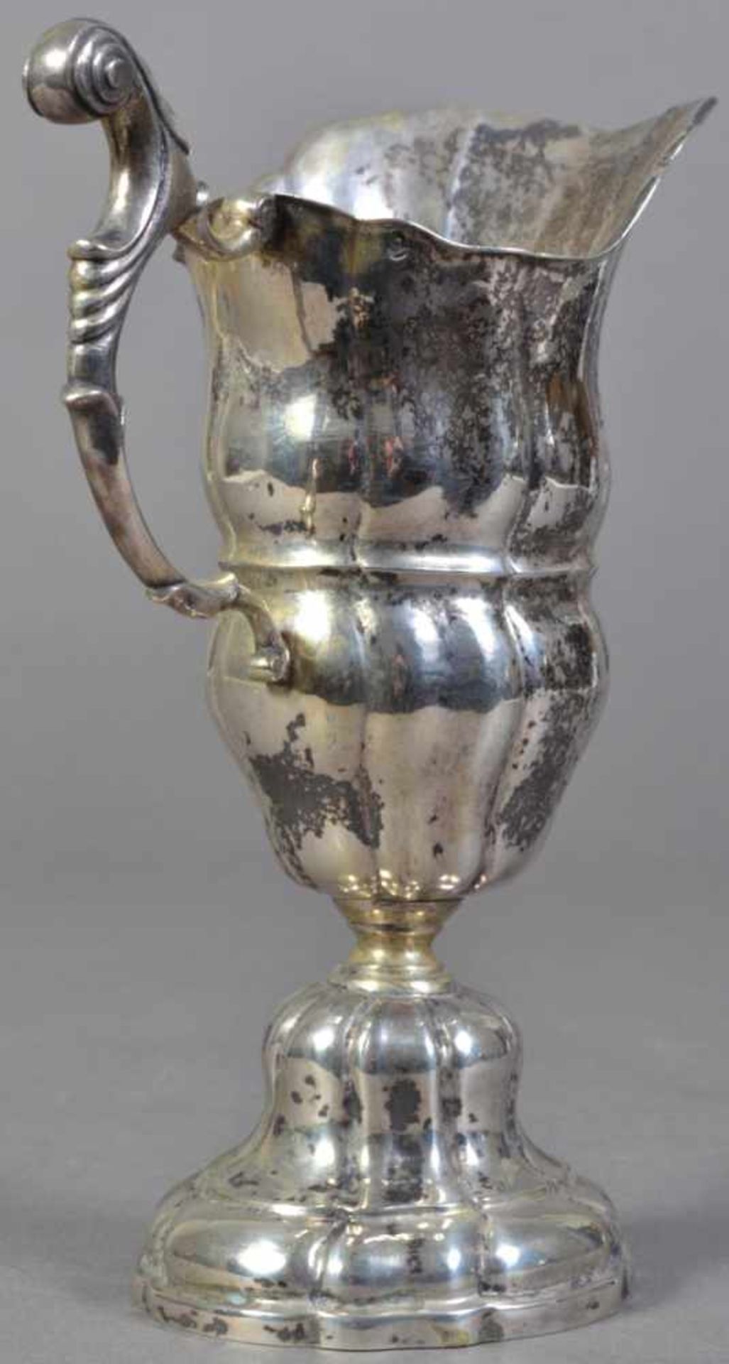 Barocke Helmkanne, Silber, Augsburg 1773 - 75, mit geraden Zügen, glockenförmiger Stand, - Bild 19 aus 22