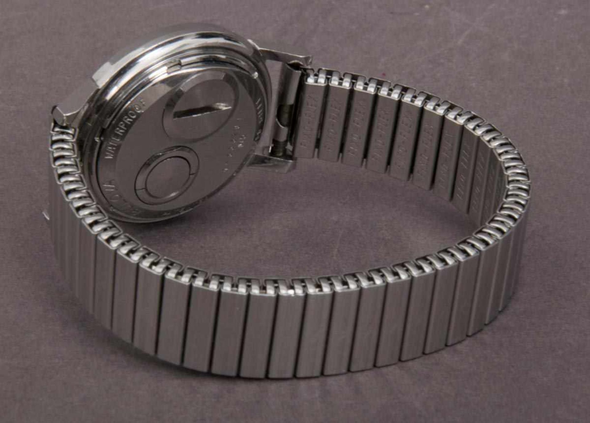 BULOVA "ACCUTRON" - Herrenarmbanduhr, rundes Stahlgehäuse an Flexband, Gehäusedurchmesser ca. 35 mm. - Bild 2 aus 6