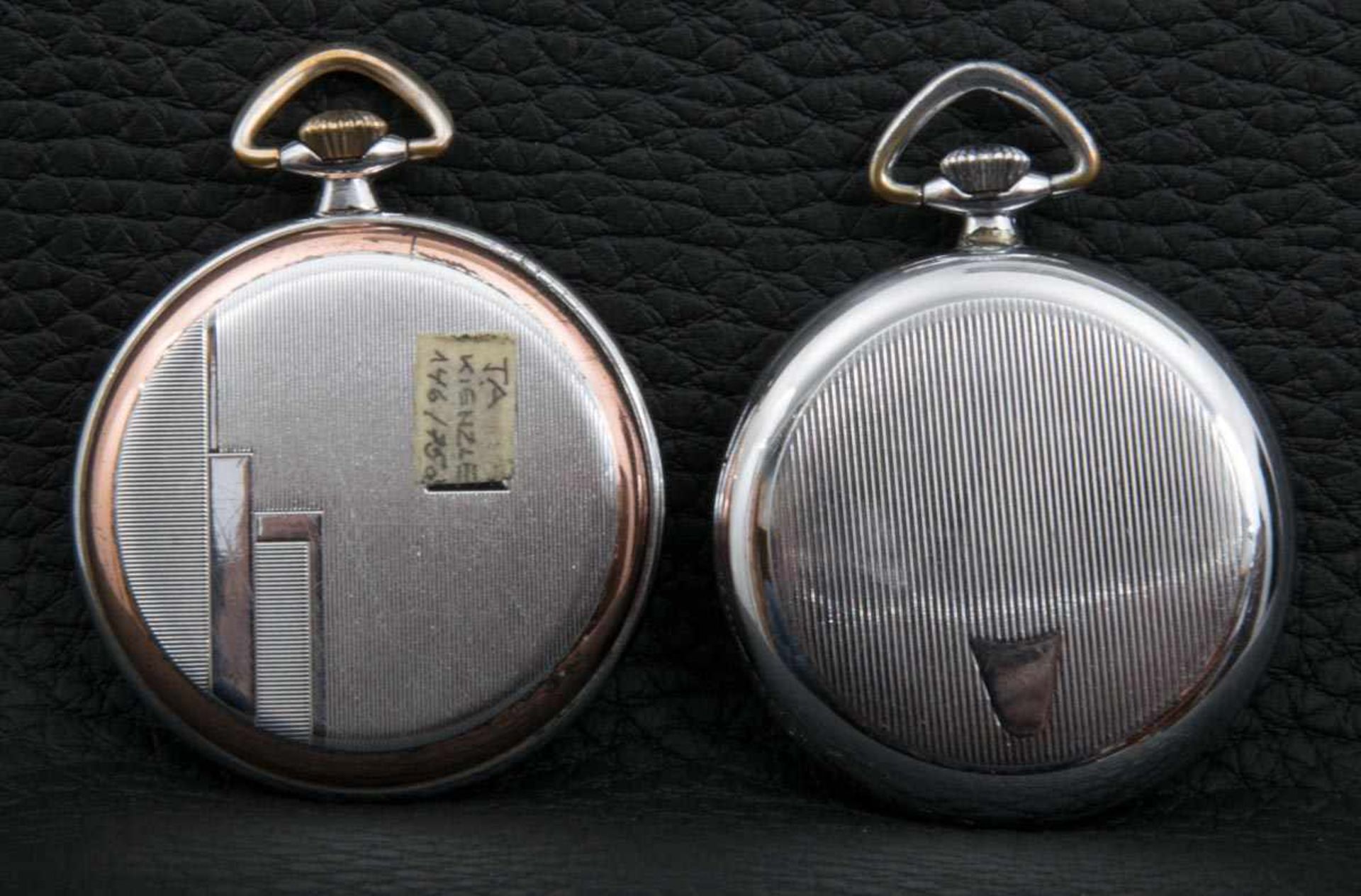 Zwei Kienzle Taschenuhren der 1920er/30er Jahre. Stahlgehäuse. Optisch schöner Erhalt. Ungeprüft. - Bild 3 aus 4
