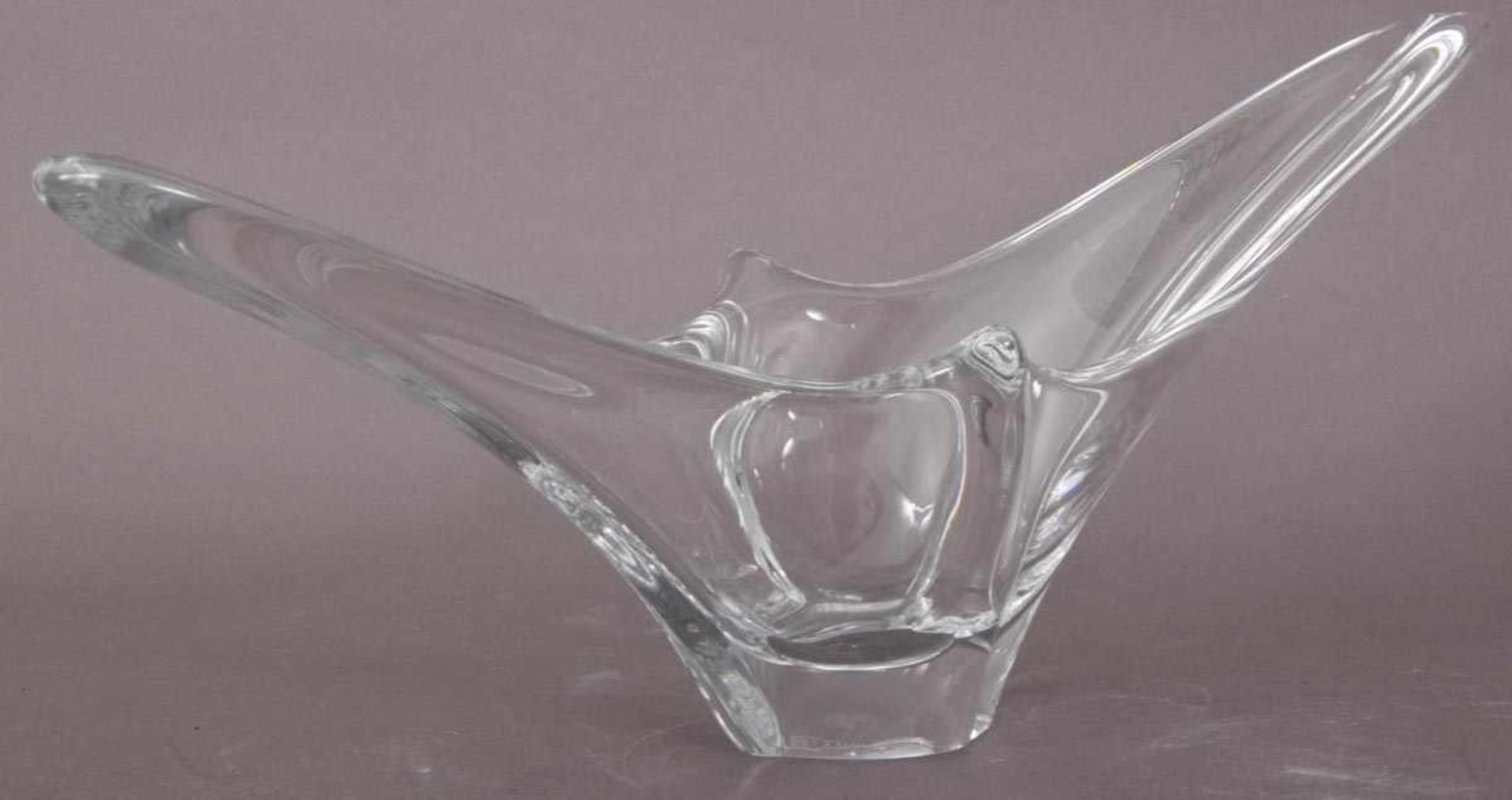 Längsovale, dickwandige Glasschale, seitlich signiert "Daum - France" Ca. 21 x 60 x 14,5 cm. - Bild 2 aus 4