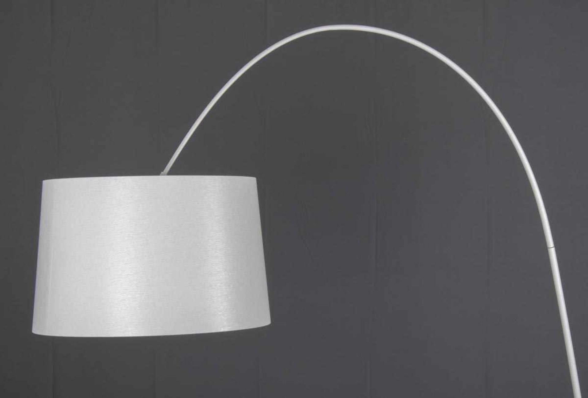 "TWIGGY TERRA" STEHLAMPE in weiß, LED-Bogenleuchte von Foscarini Murano mit Fußdimmschalter von - Bild 2 aus 8
