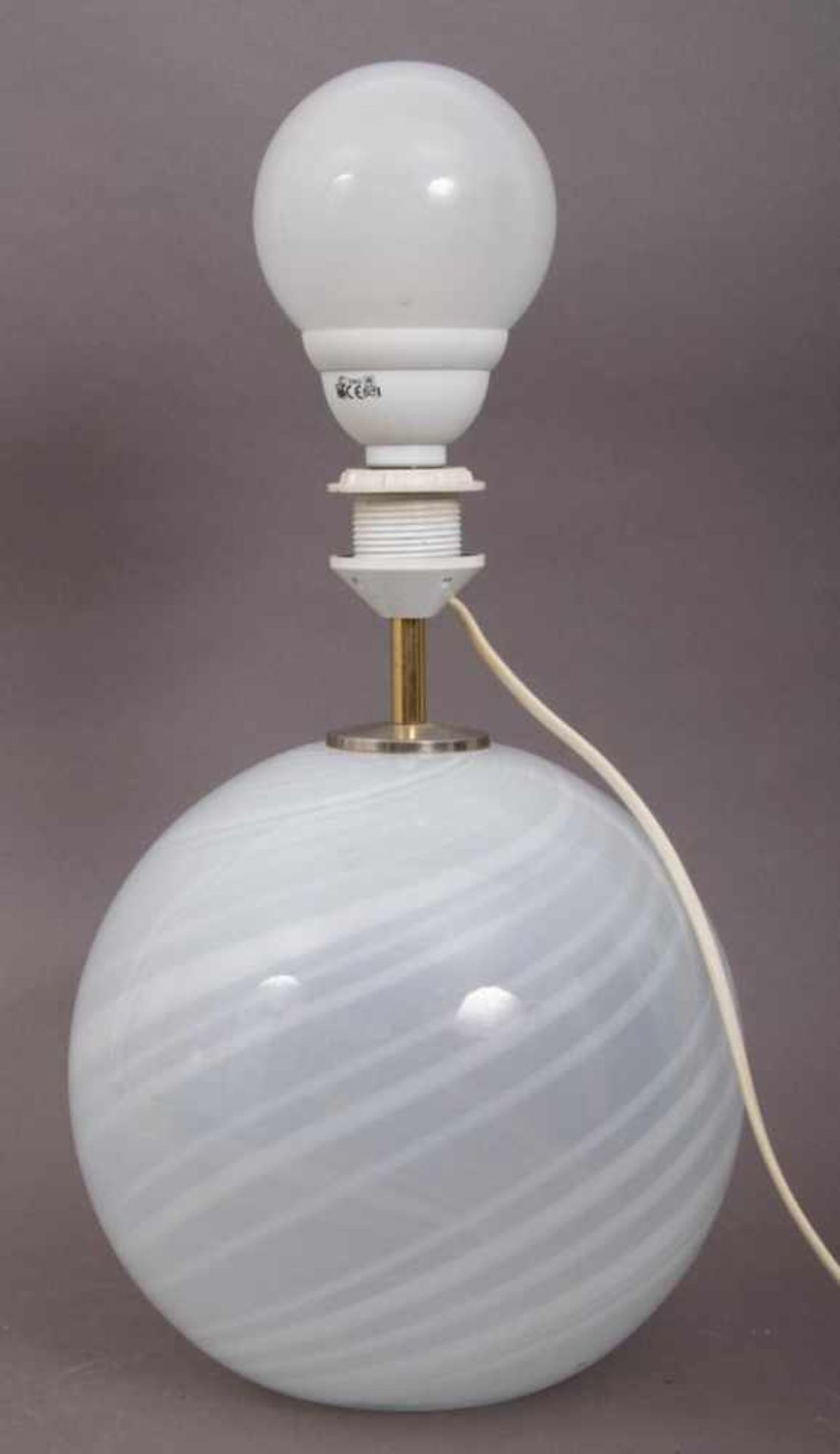 Tischlampe "MISTY BORDLAMP" - Holmegaard, Schlierenglaskorpus mit aufgesetzter Lampenfassung mit - Bild 3 aus 6