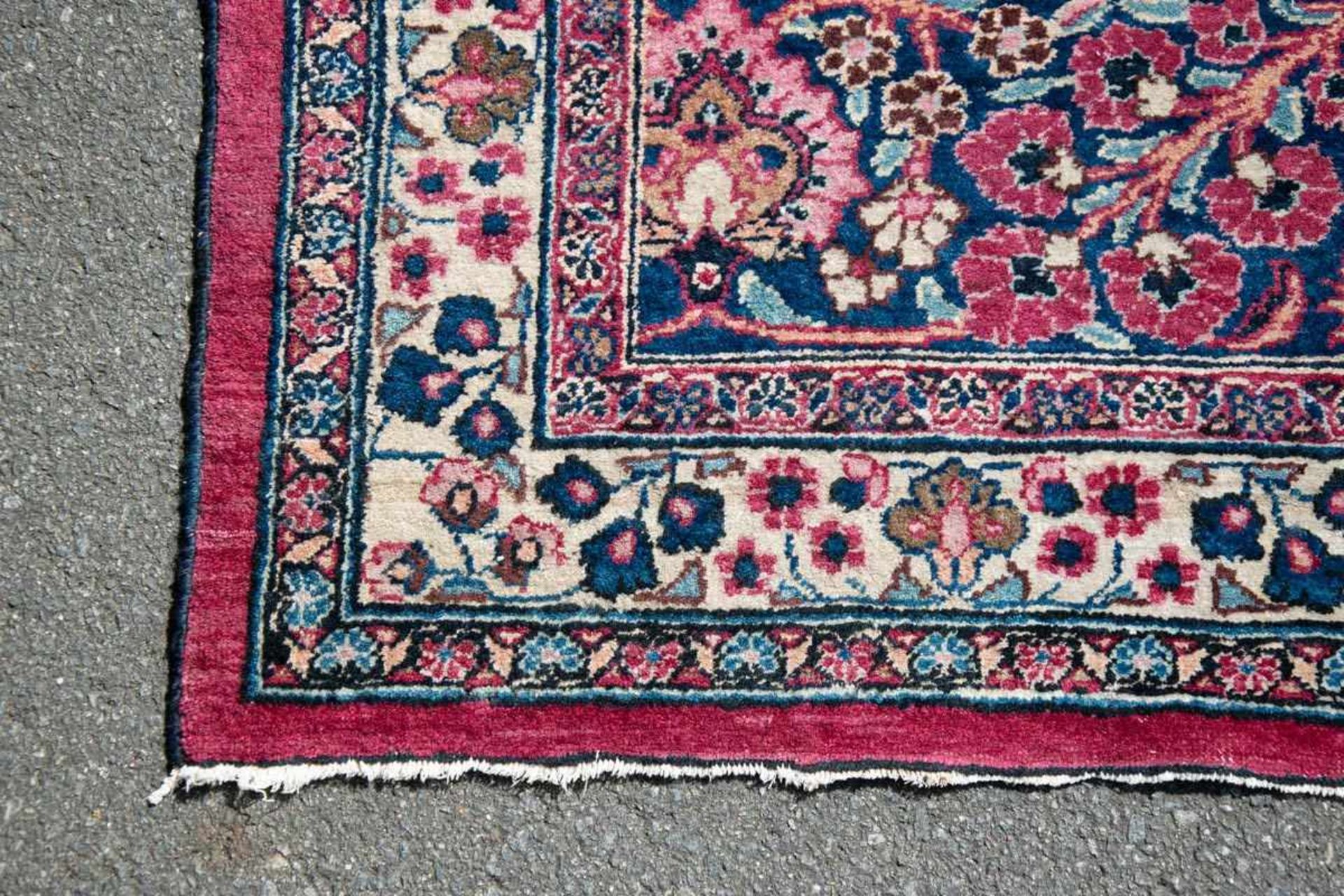 Großer SAROUGH Teppich, Iran um 1960/70, ca. 310 x 385 cm. Geringe Alters-, Gebrauchs- & - Bild 5 aus 8