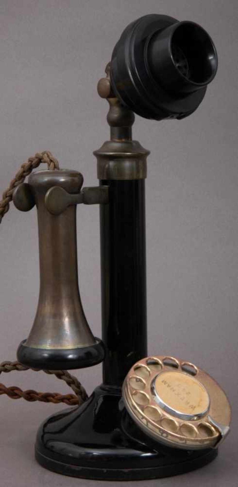 Altes Telefon. England um 1920/30. Schwarz lackiertes Metall mit Wählscheibe, Sprechmuschel und - Bild 8 aus 11