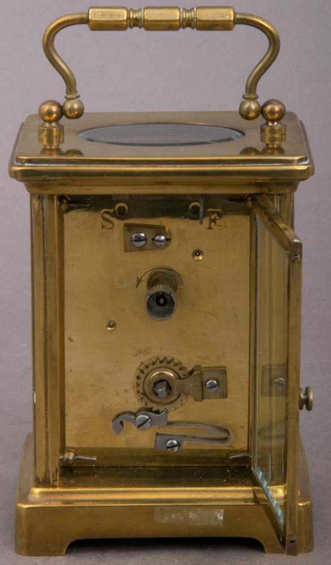 Antike Reiseuhr sog. "Carriage Clock", um 1900. Allseitig verglastes Messinggehäuse, sichtbare - Image 4 of 7