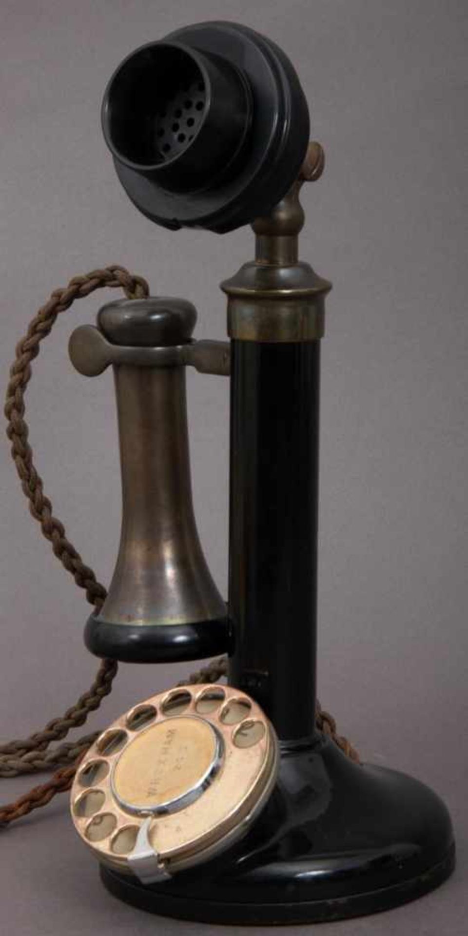 Altes Telefon. England um 1920/30. Schwarz lackiertes Metall mit Wählscheibe, Sprechmuschel und - Bild 7 aus 11