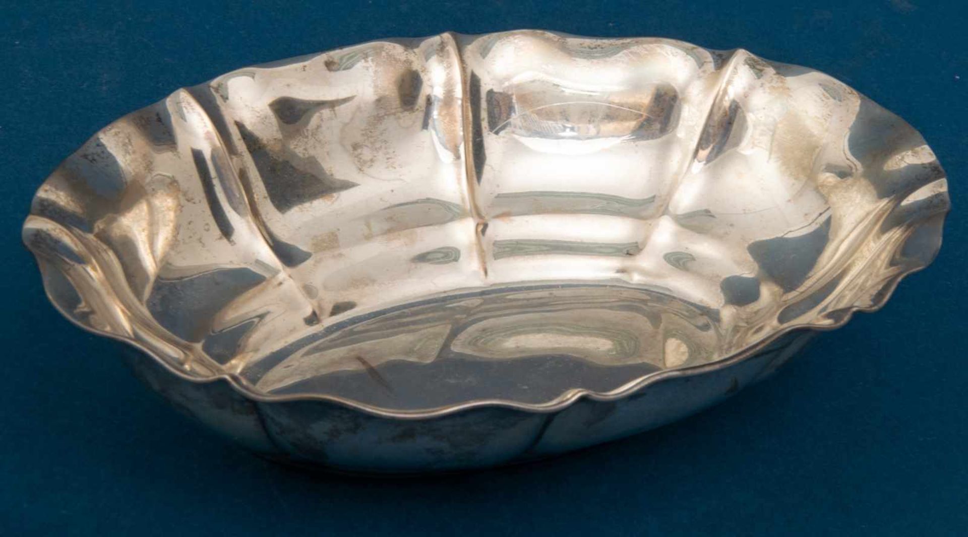Ovales Schälchen, Länge ca. 18,5 cm, 800er Silber, ca. 110 gr.- - -20.00 % buyer's premium on the - Bild 2 aus 4