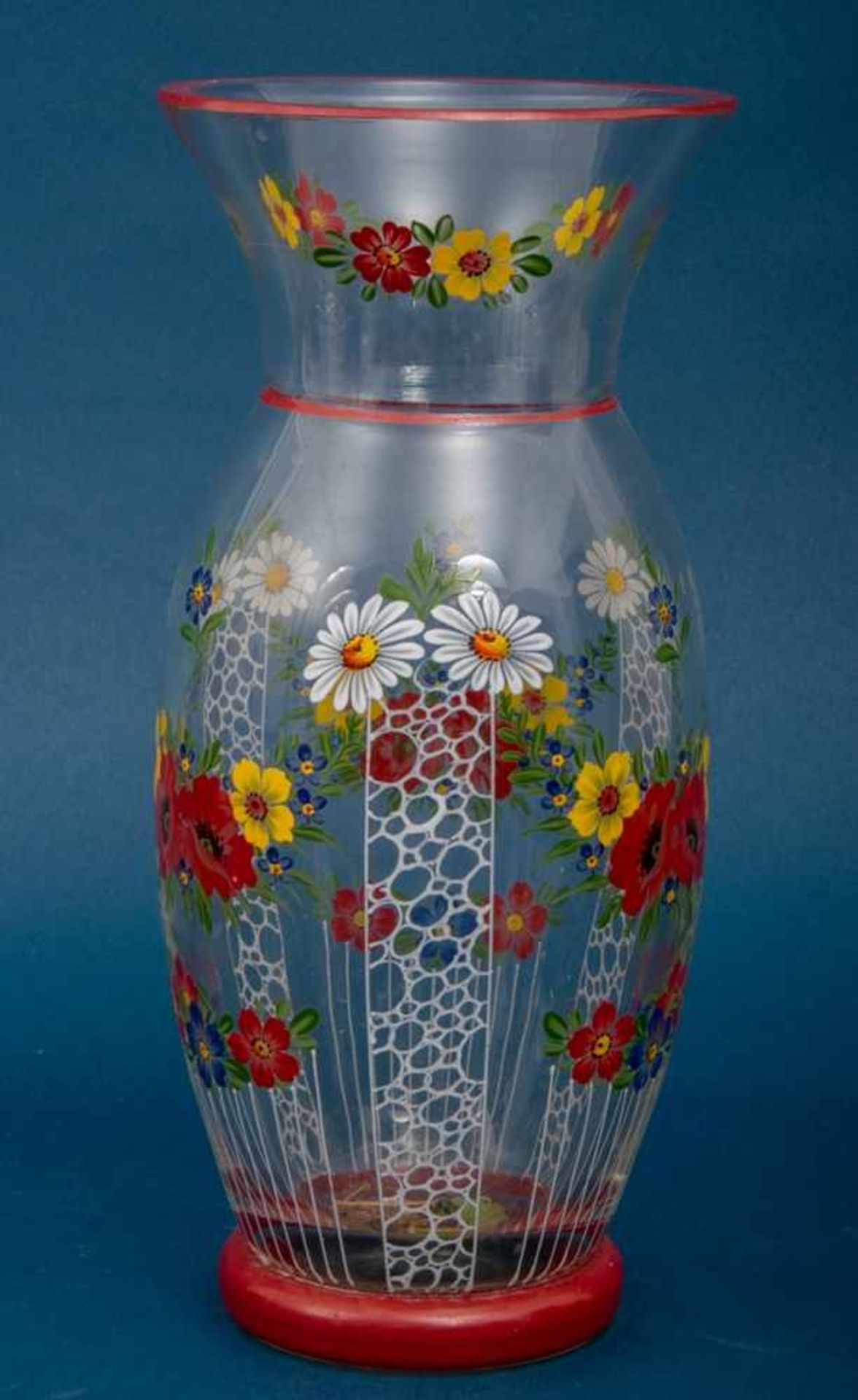 Tischvase, dickwandiges, farbloses Klarglas, 1920er/30er Jahre, mit farbenfrohem Floraldekor bemalt. - Bild 5 aus 5