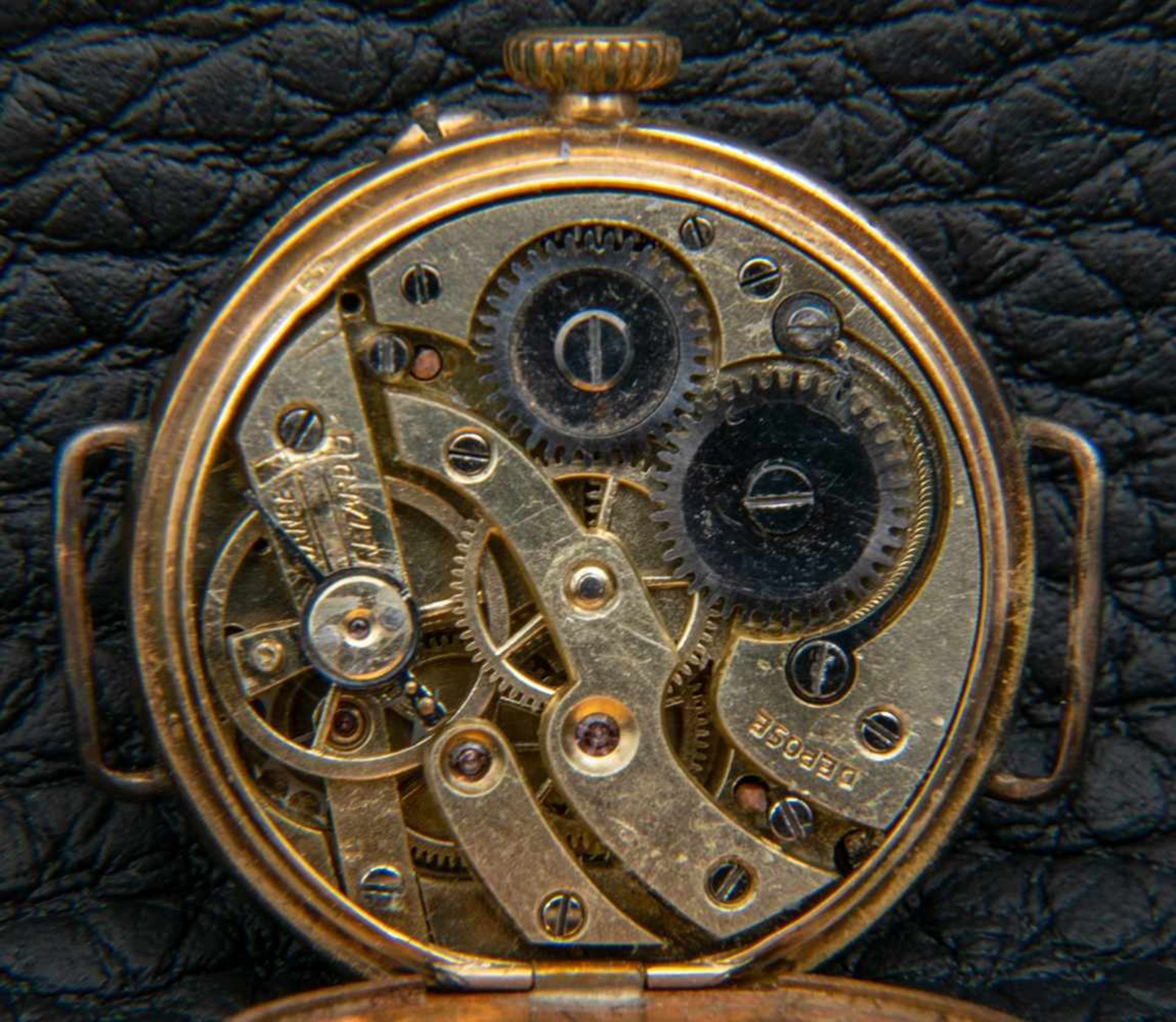 Frühe Armbanduhr, 585er Rotgold/Roségold-Gehäuse mit nachträglich angesetzten Armbandösen, - Bild 4 aus 6